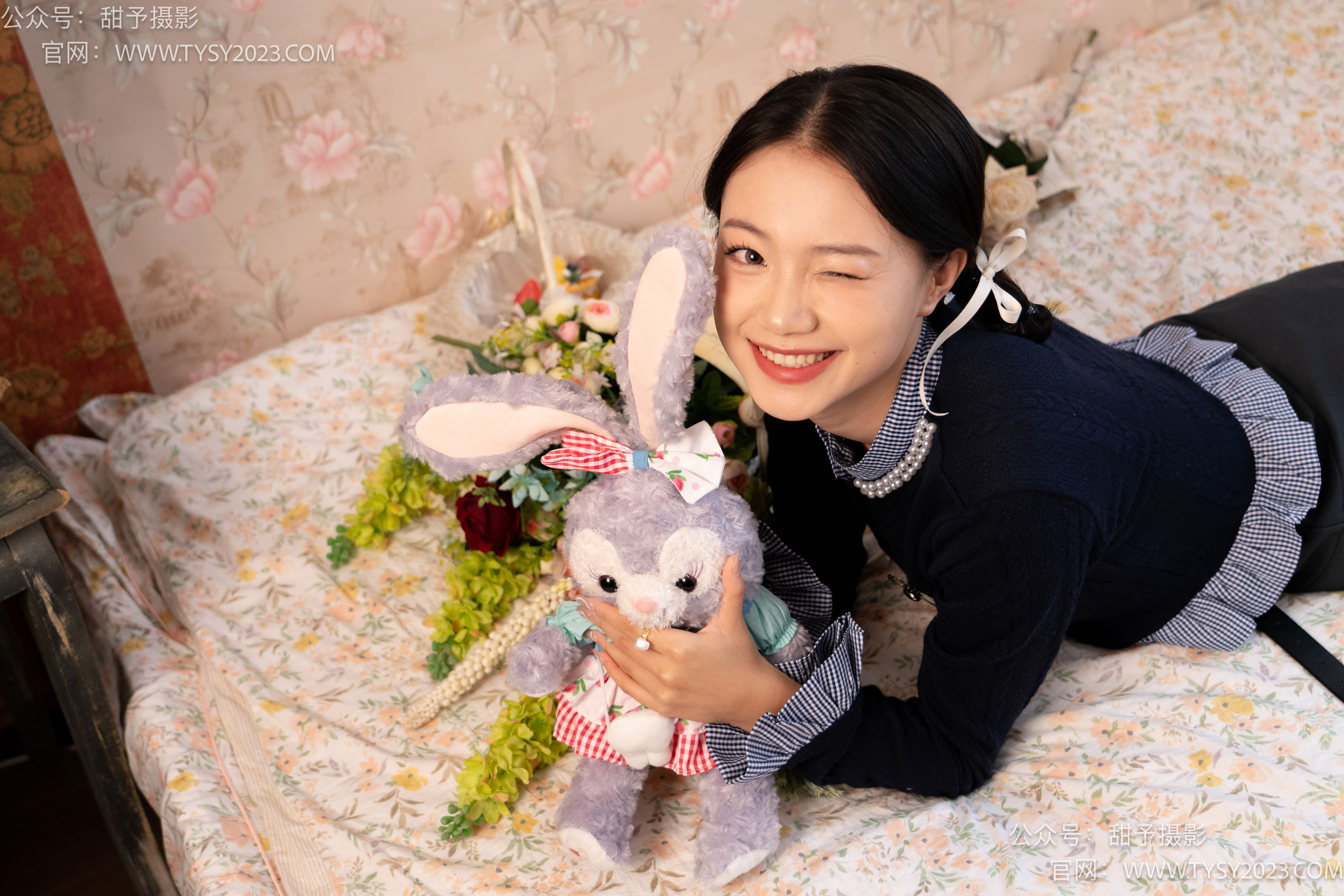 甜予摄影 No.105 齐齐 - 高跟鞋、白棉袜、裸足/(128P)