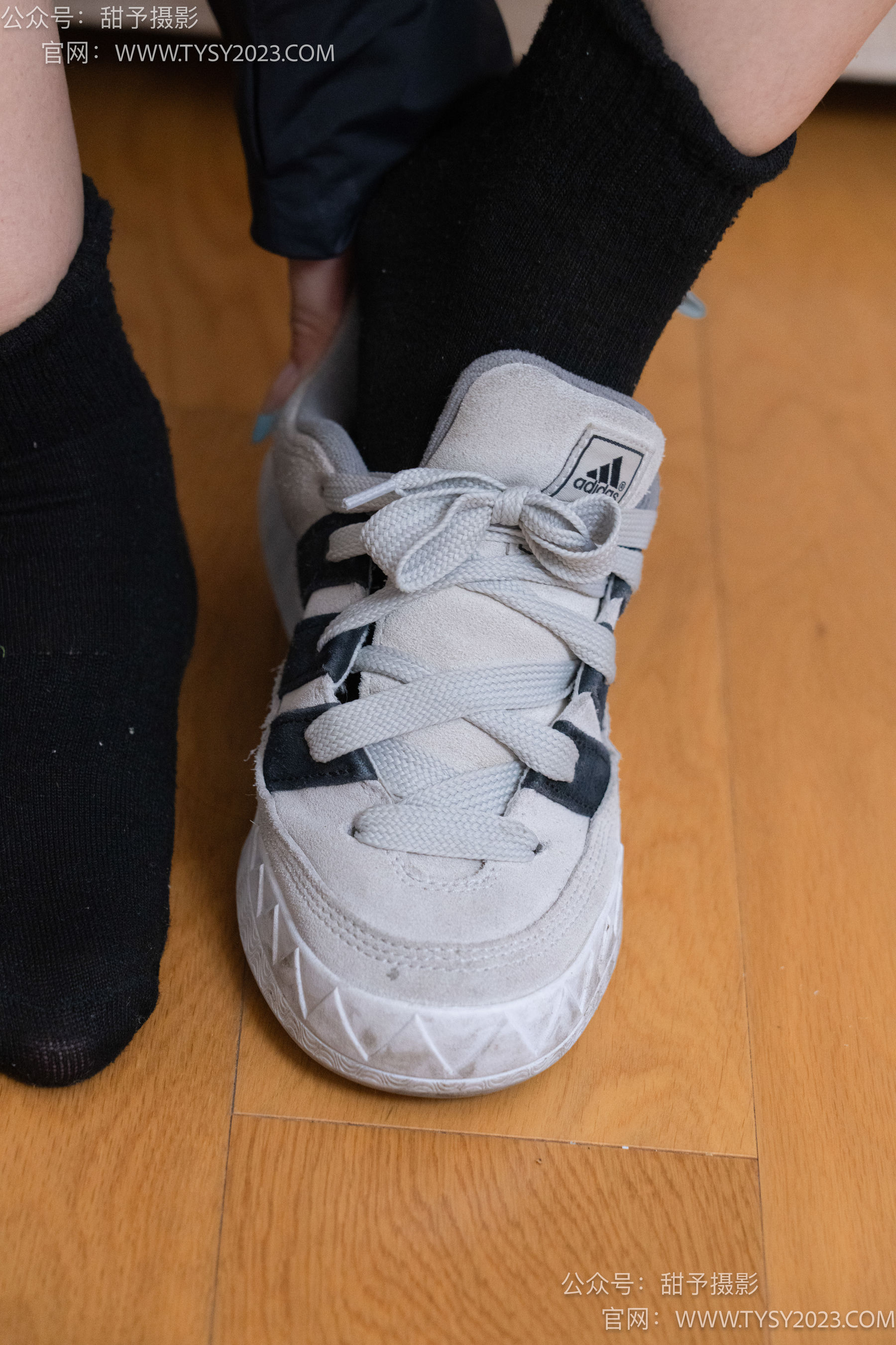 甜予摄影 No.103 小云 - 板鞋、黑棉袜、裸足、剪指甲泡脚剧情/(143P)