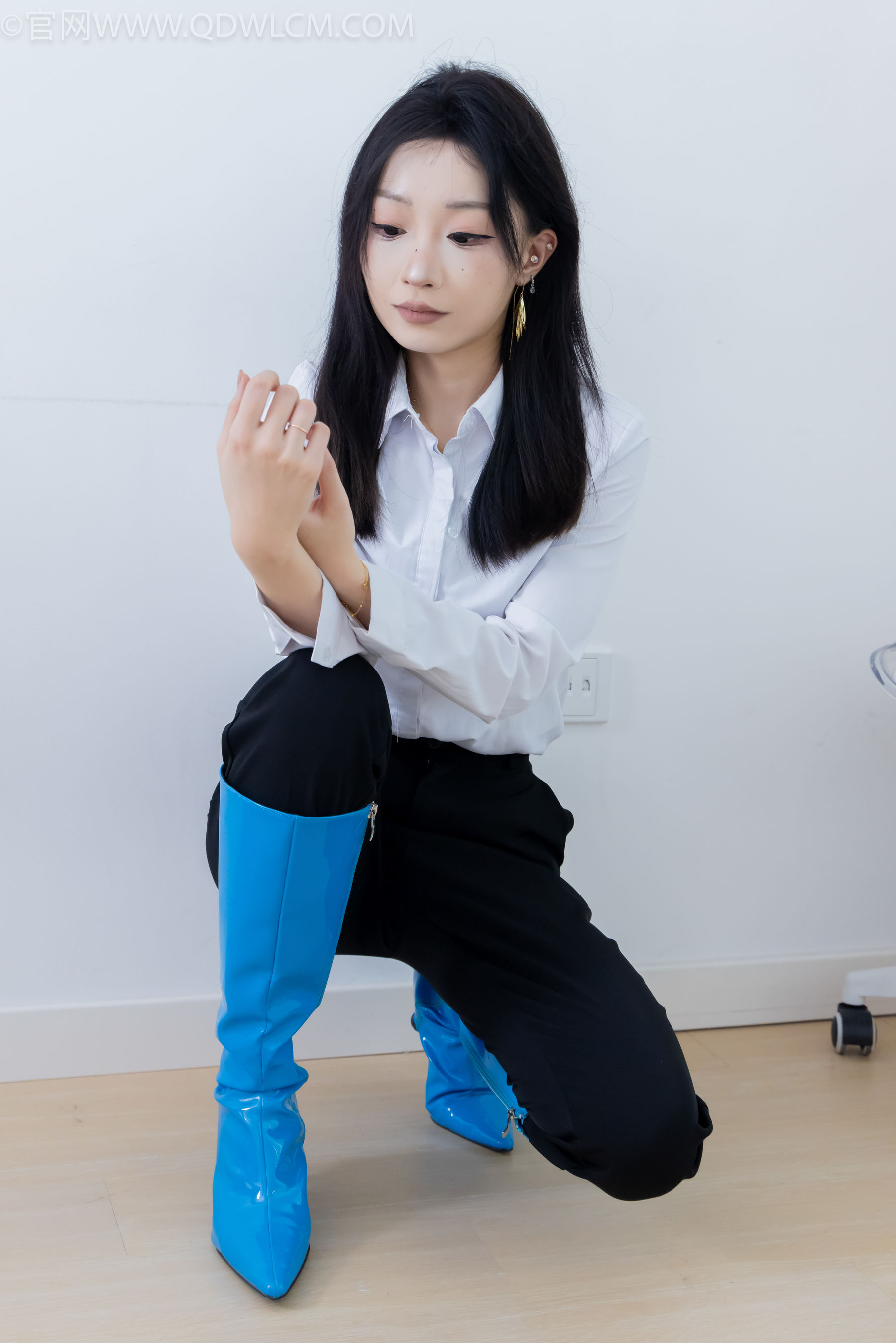 物恋传媒 No.2267 嘟嘟 -高跟长靴、薄黑丝/(238P)