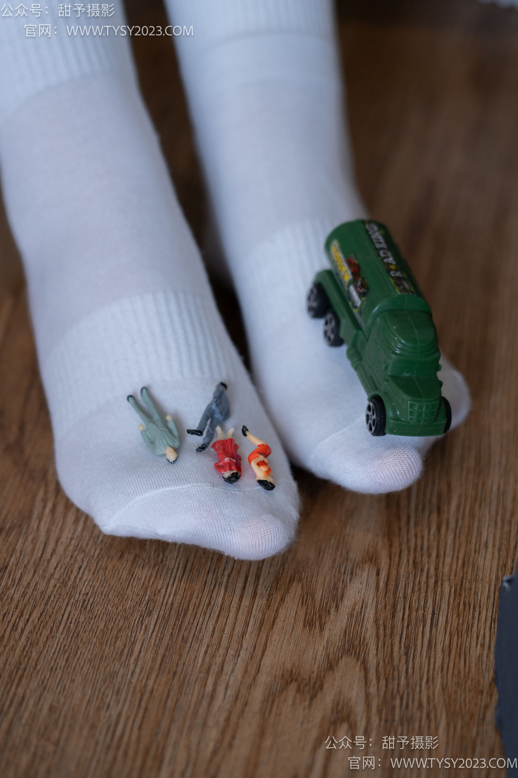 甜予摄影 No.104 璇璇 - 帆布鞋、白棉袜、裸足、小人国剧情/(134P)