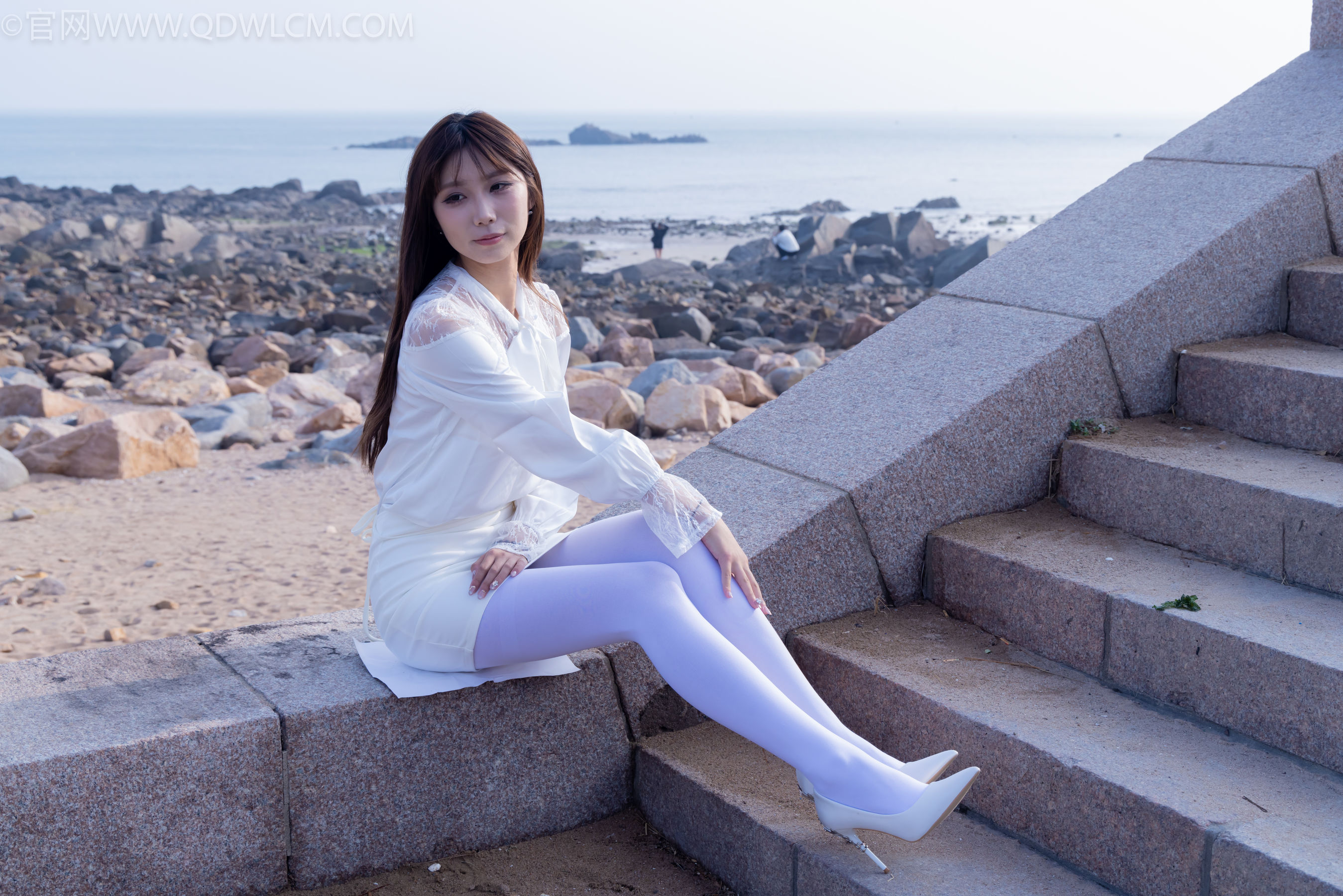 物恋传媒 No.2271 泡泡 -高跟鞋、厚白丝、户外/(261P)