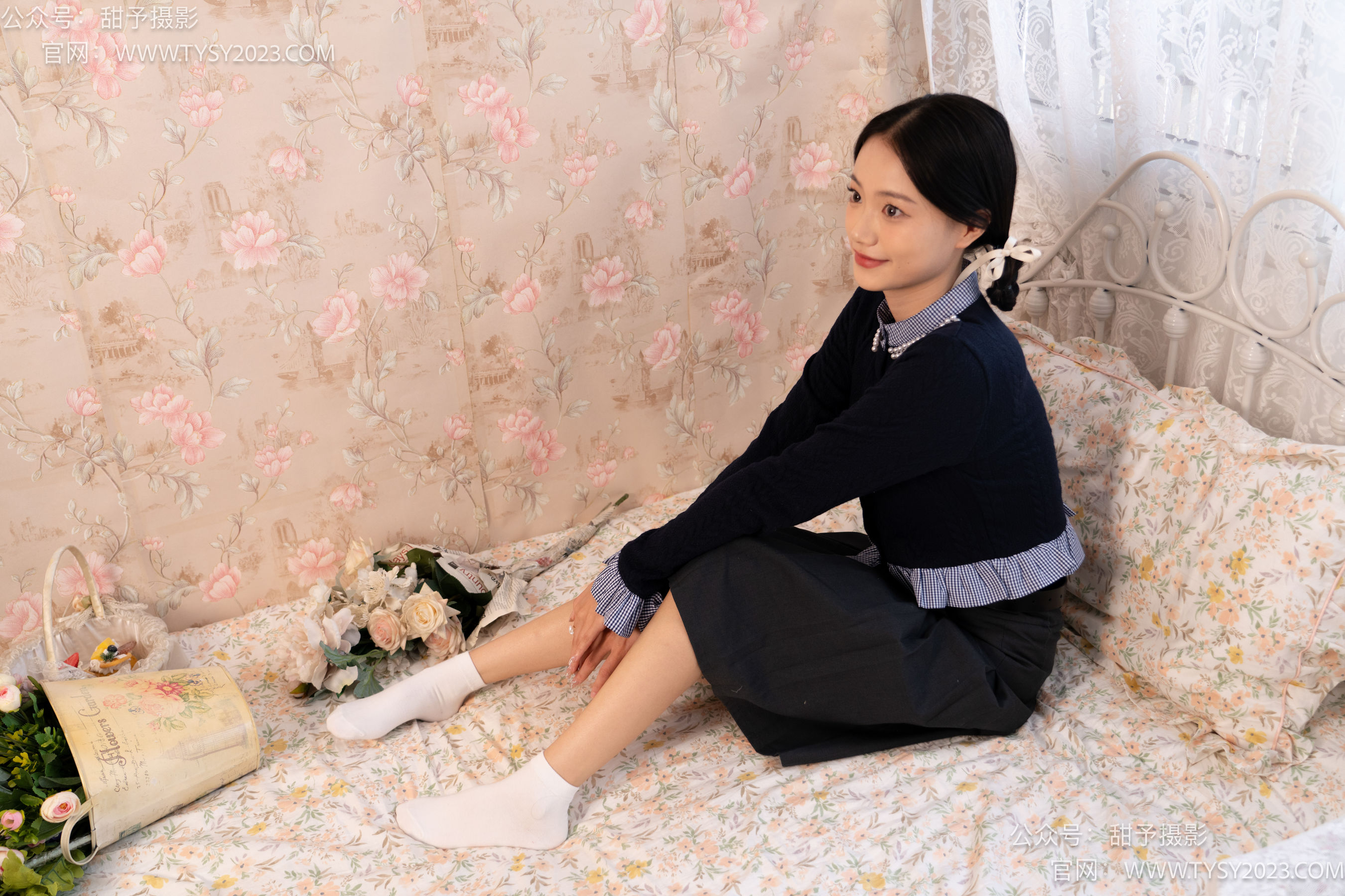 甜予摄影 No.105 齐齐 - 高跟鞋、白棉袜、裸足/(128P)