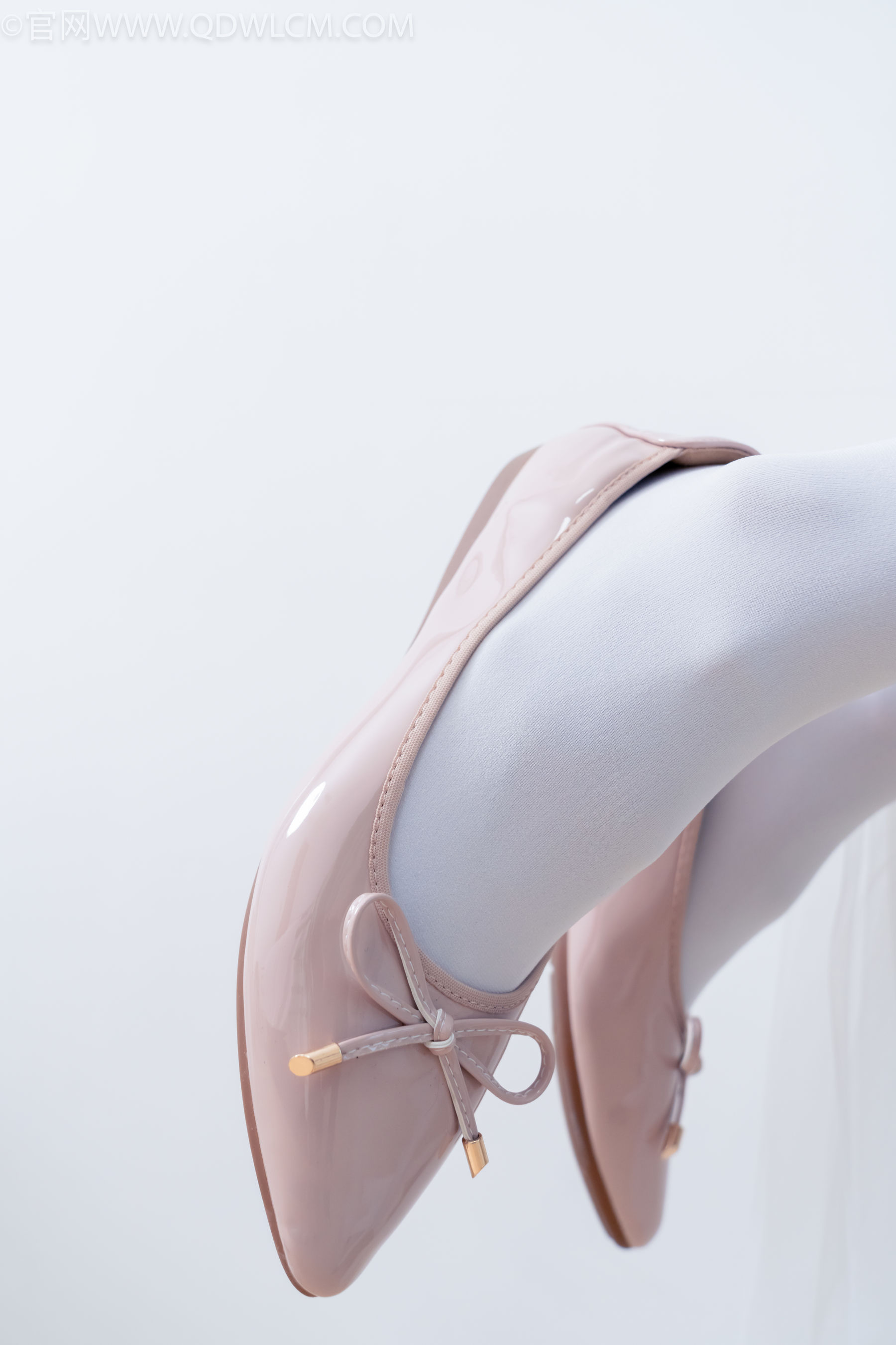 物恋传媒 No.2268 茯苓 -平底鞋、厚白丝、皮筋绑脚老头乐挠脚剧情/(169P)