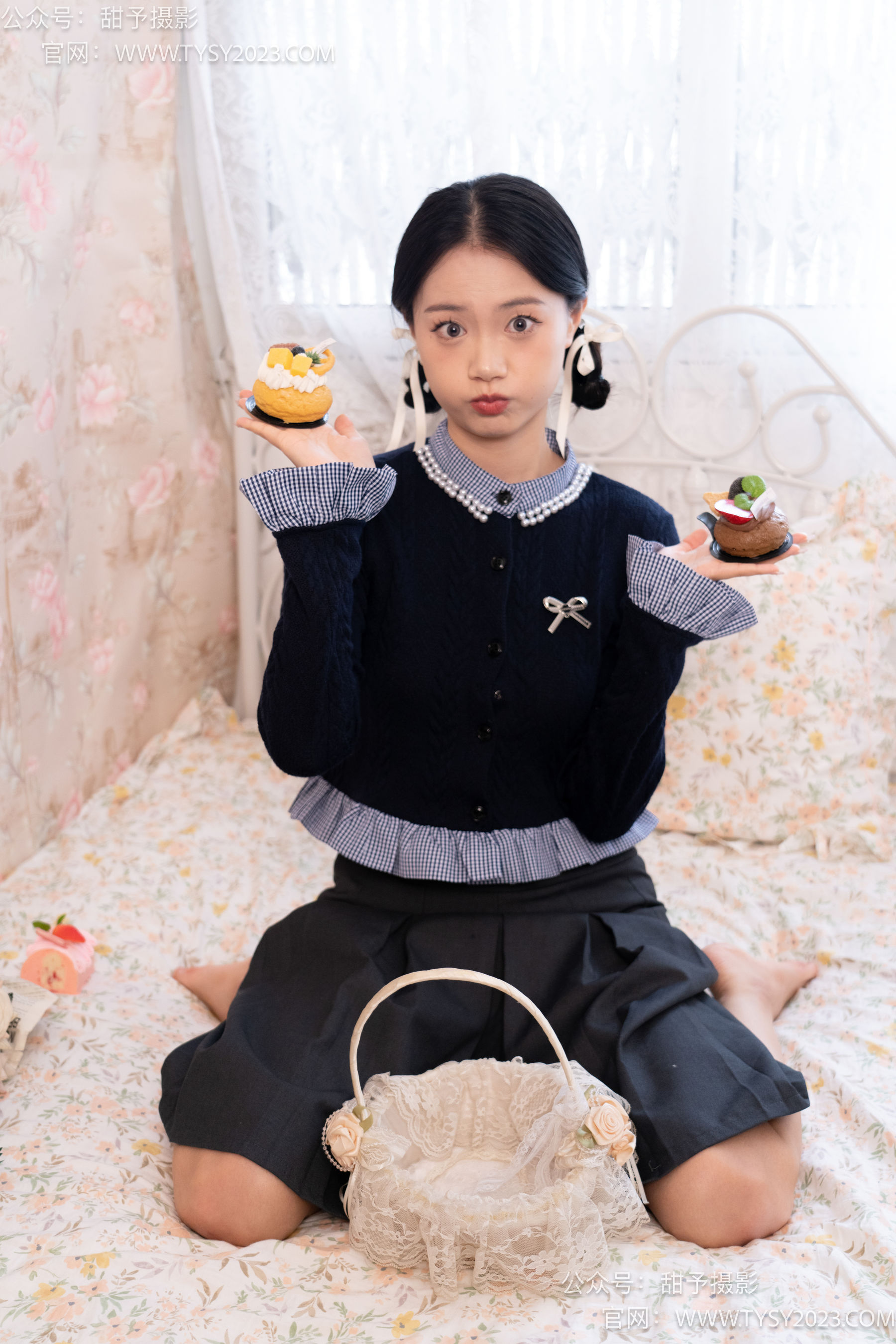 甜予摄影 No.105 齐齐 - 高跟鞋、白棉袜、裸足/(128P)