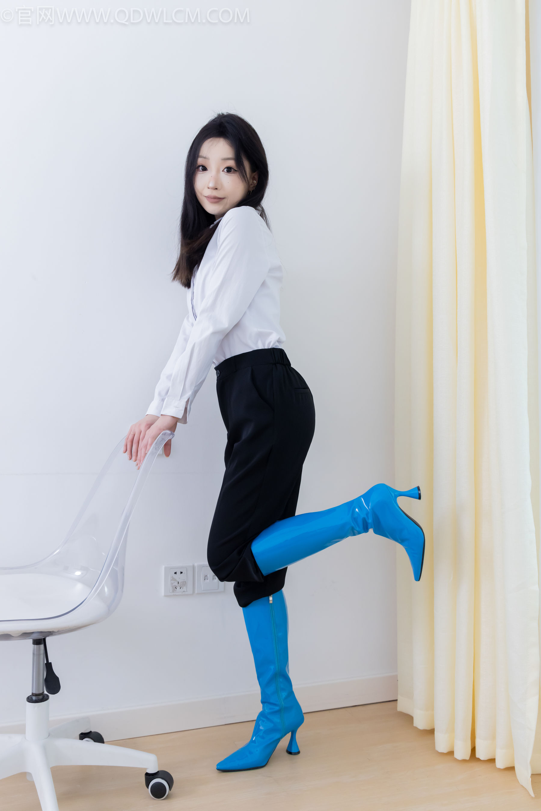 物恋传媒 No.2267 嘟嘟 -高跟长靴、薄黑丝/(238P)