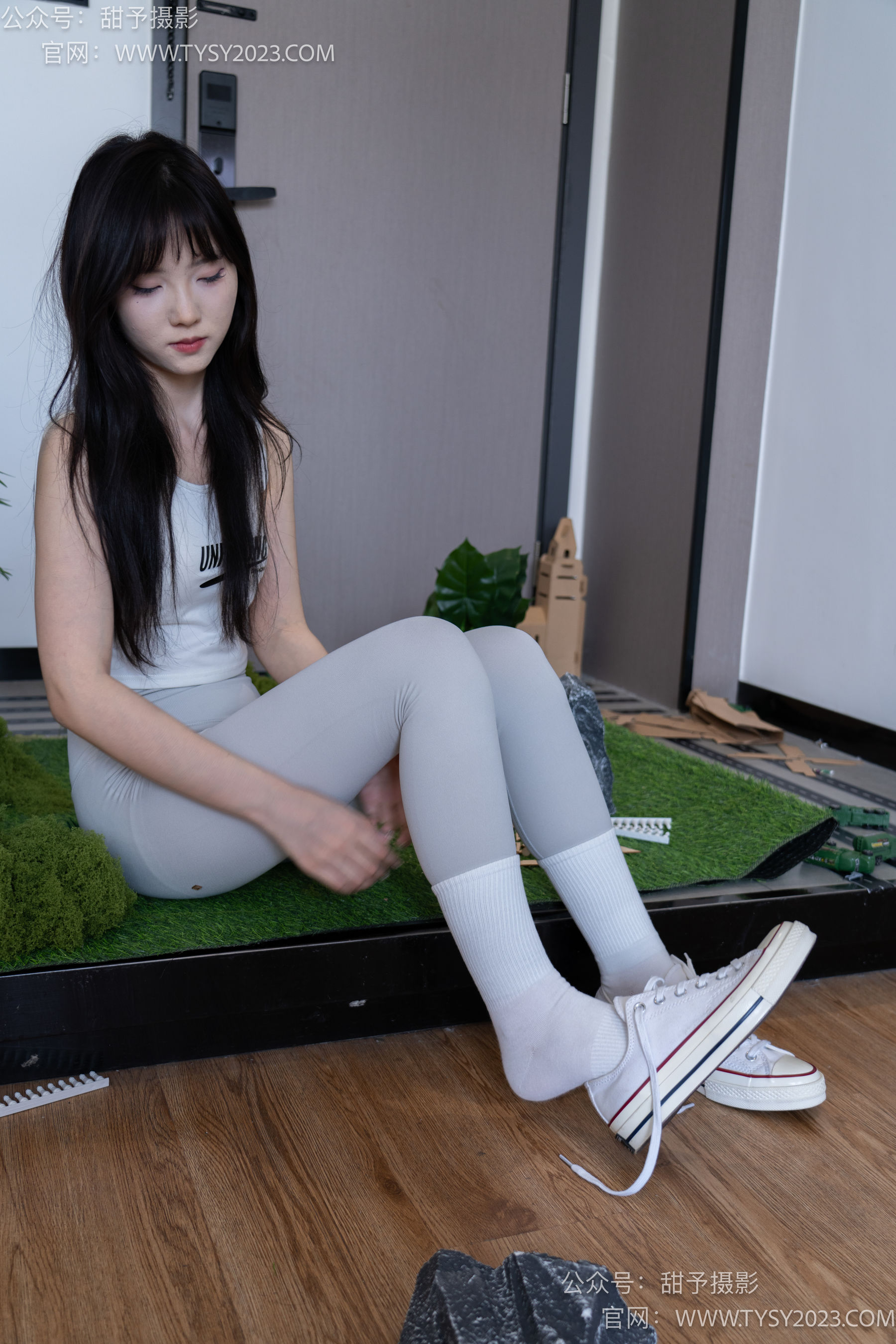 甜予摄影 No.104 璇璇 - 帆布鞋、白棉袜、裸足、小人国剧情/(134P)