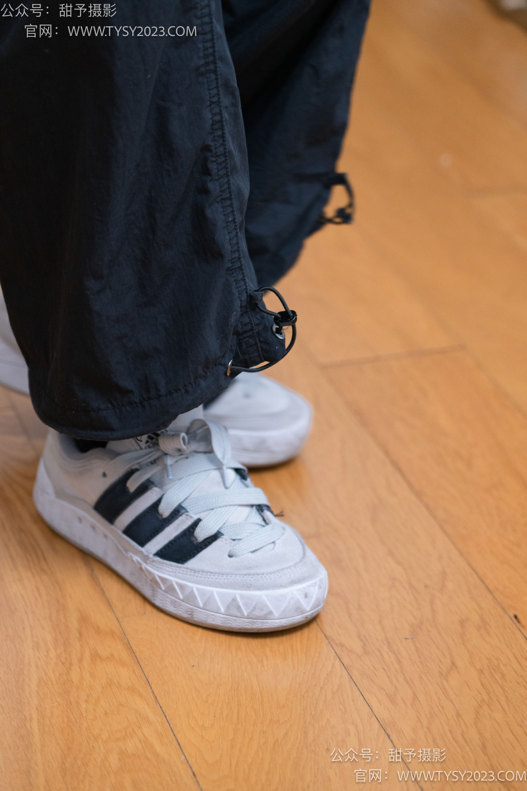 甜予摄影 No.103 小云 - 板鞋、黑棉袜、裸足、剪指甲泡脚剧情/(143P)