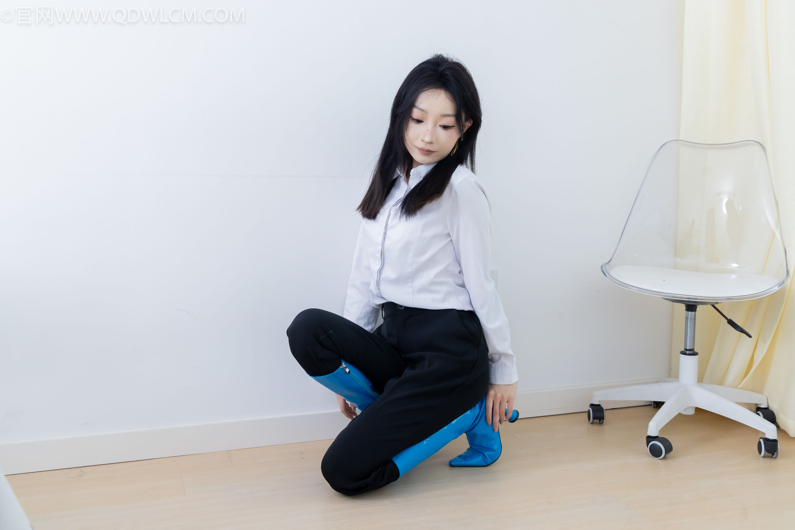 物恋传媒 No.2267 嘟嘟 -高跟长靴、薄黑丝/(238P)