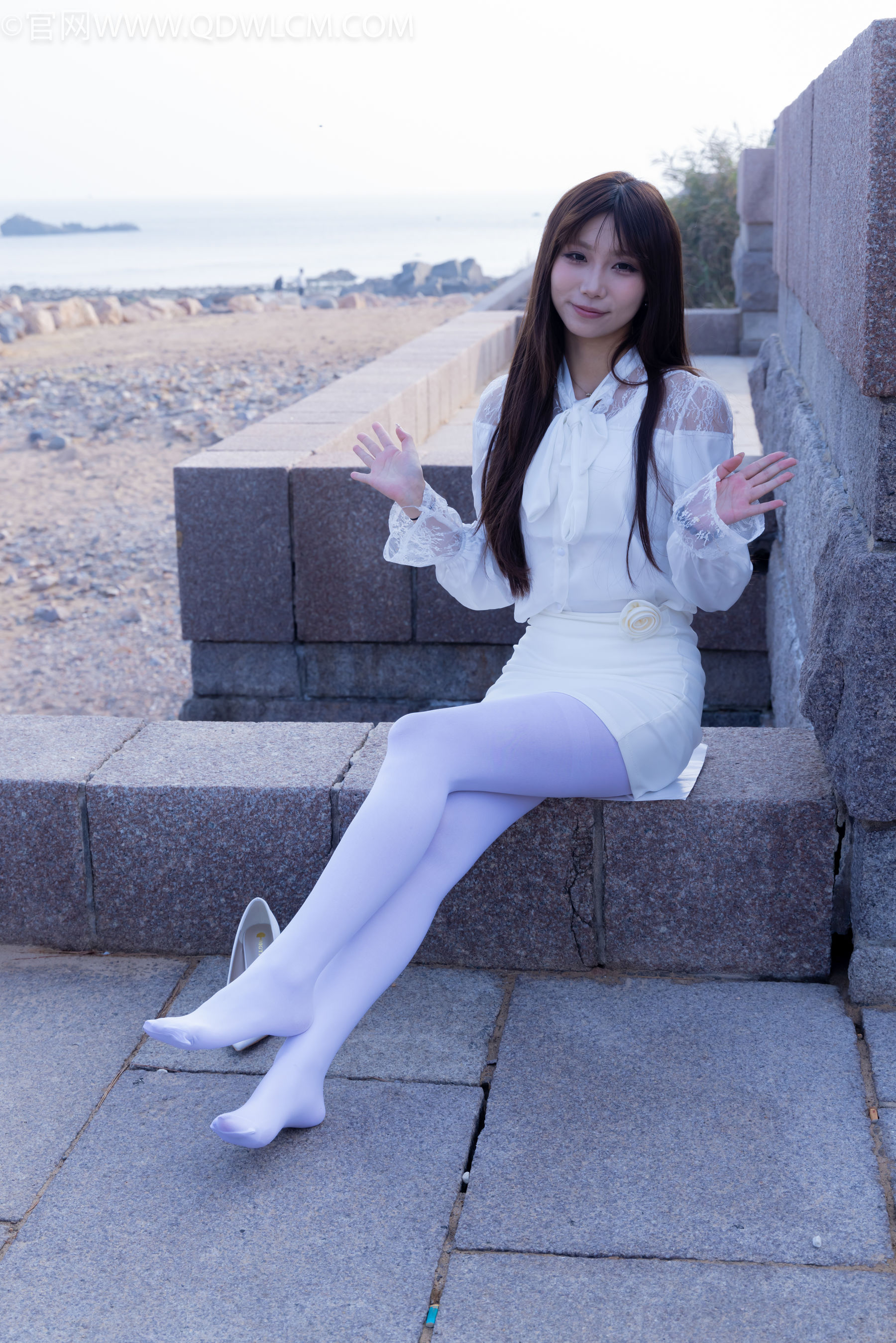 物恋传媒 No.2271 泡泡 -高跟鞋、厚白丝、户外/(261P)