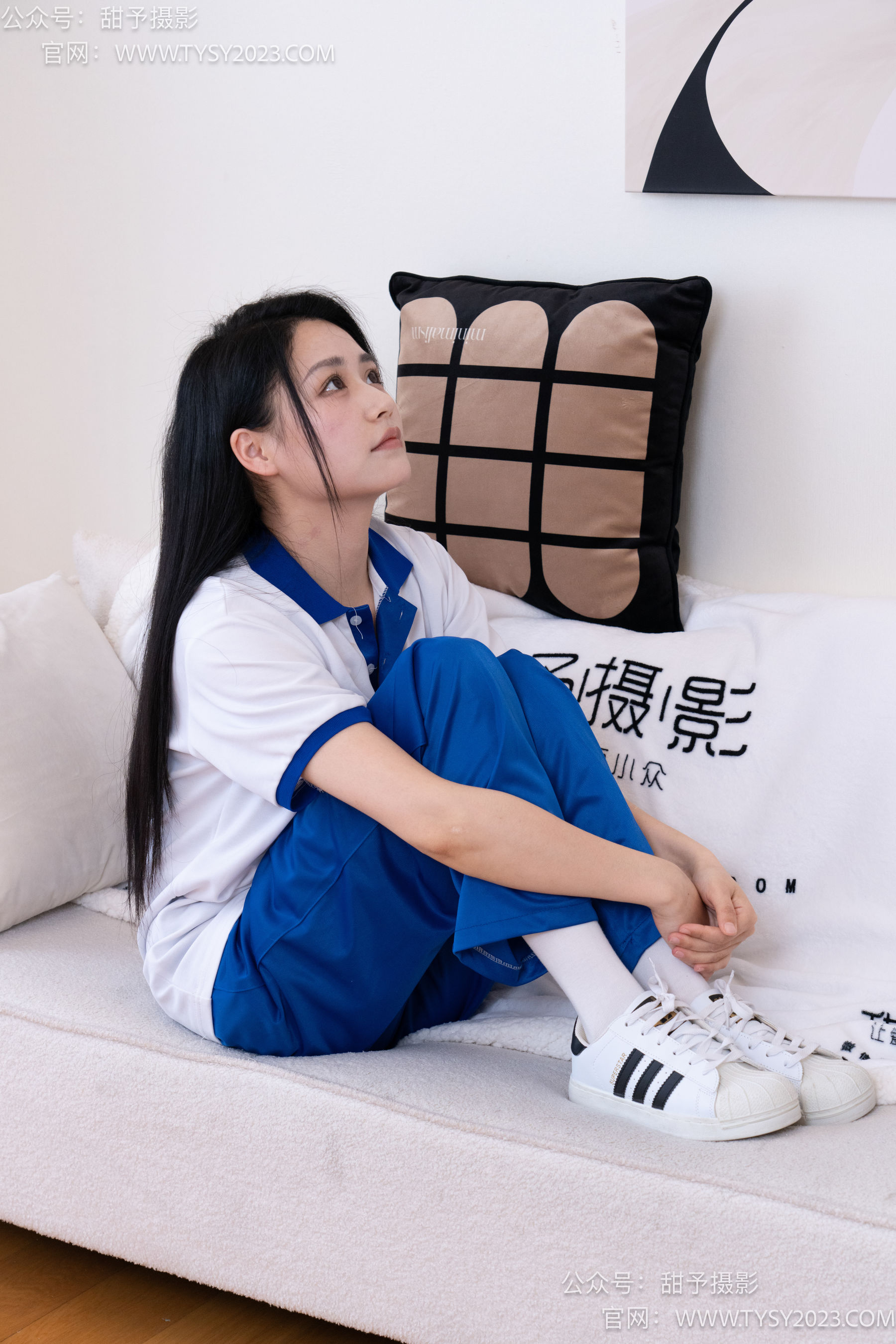 甜予摄影 No.102 澜澜 - 板鞋、白棉袜、肉丝（脚尖微加固款）/(126P)