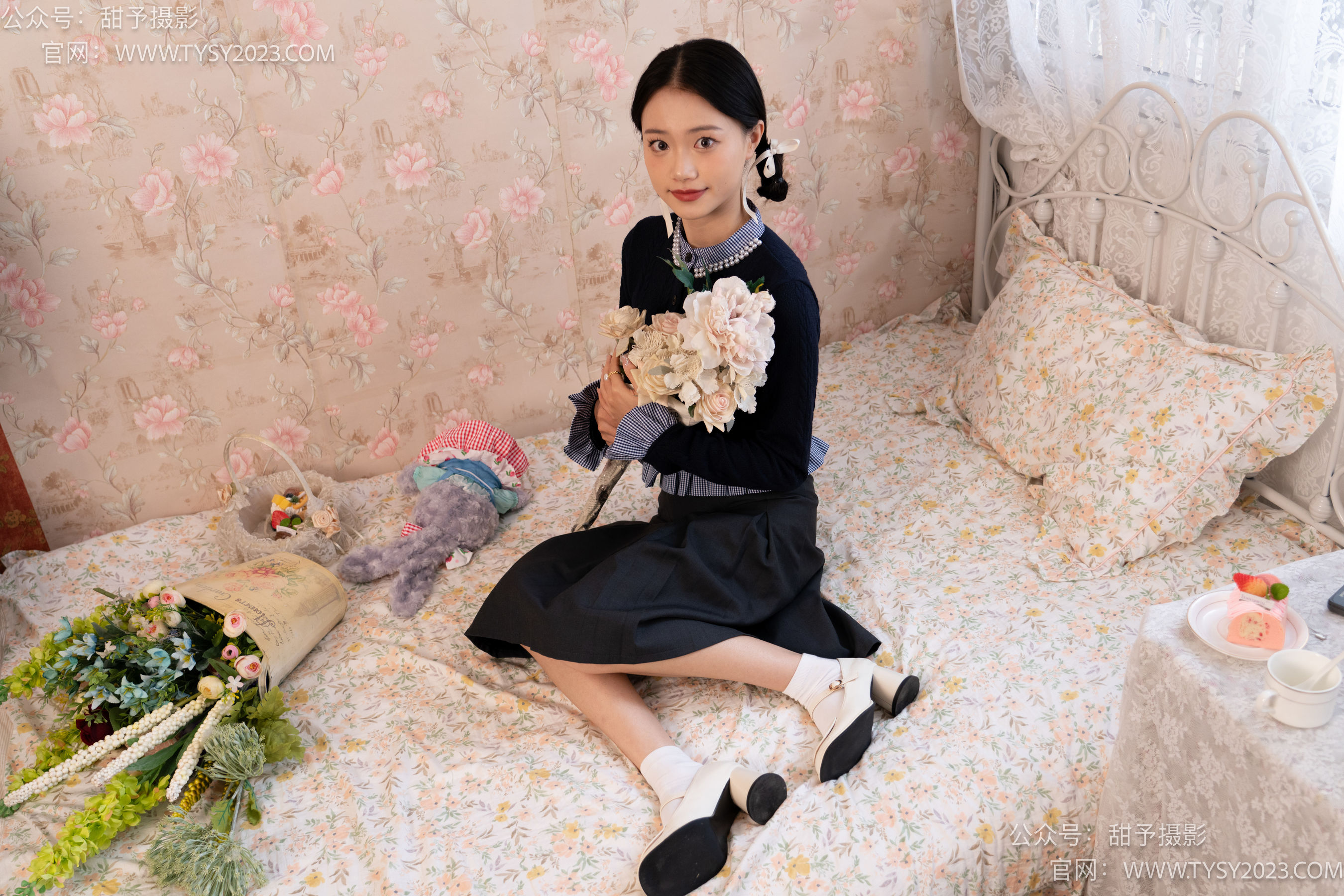 甜予摄影 No.105 齐齐 - 高跟鞋、白棉袜、裸足/(128P)