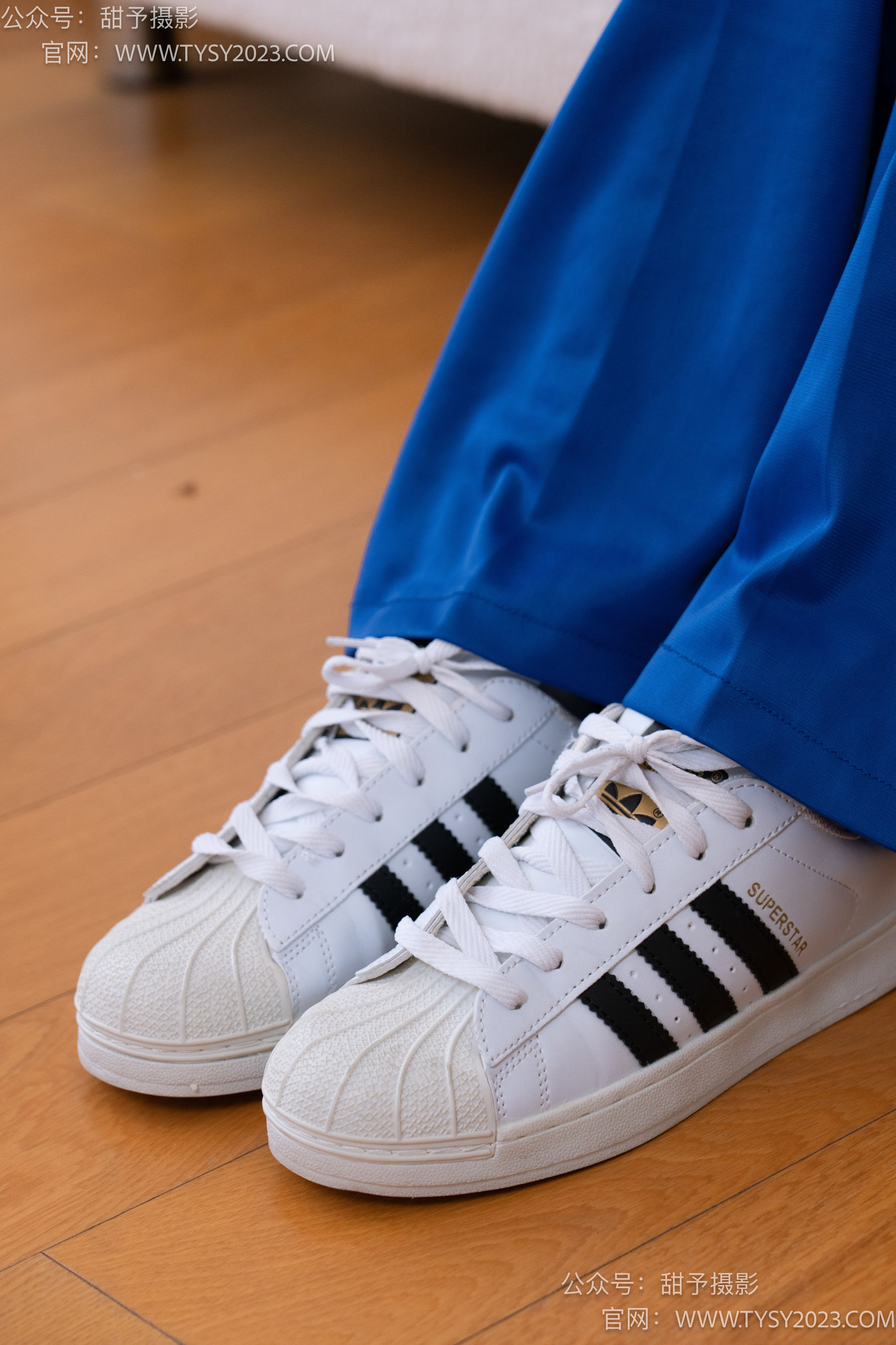 甜予摄影 No.102 澜澜 - 板鞋、白棉袜、肉丝（脚尖微加固款）/(126P)