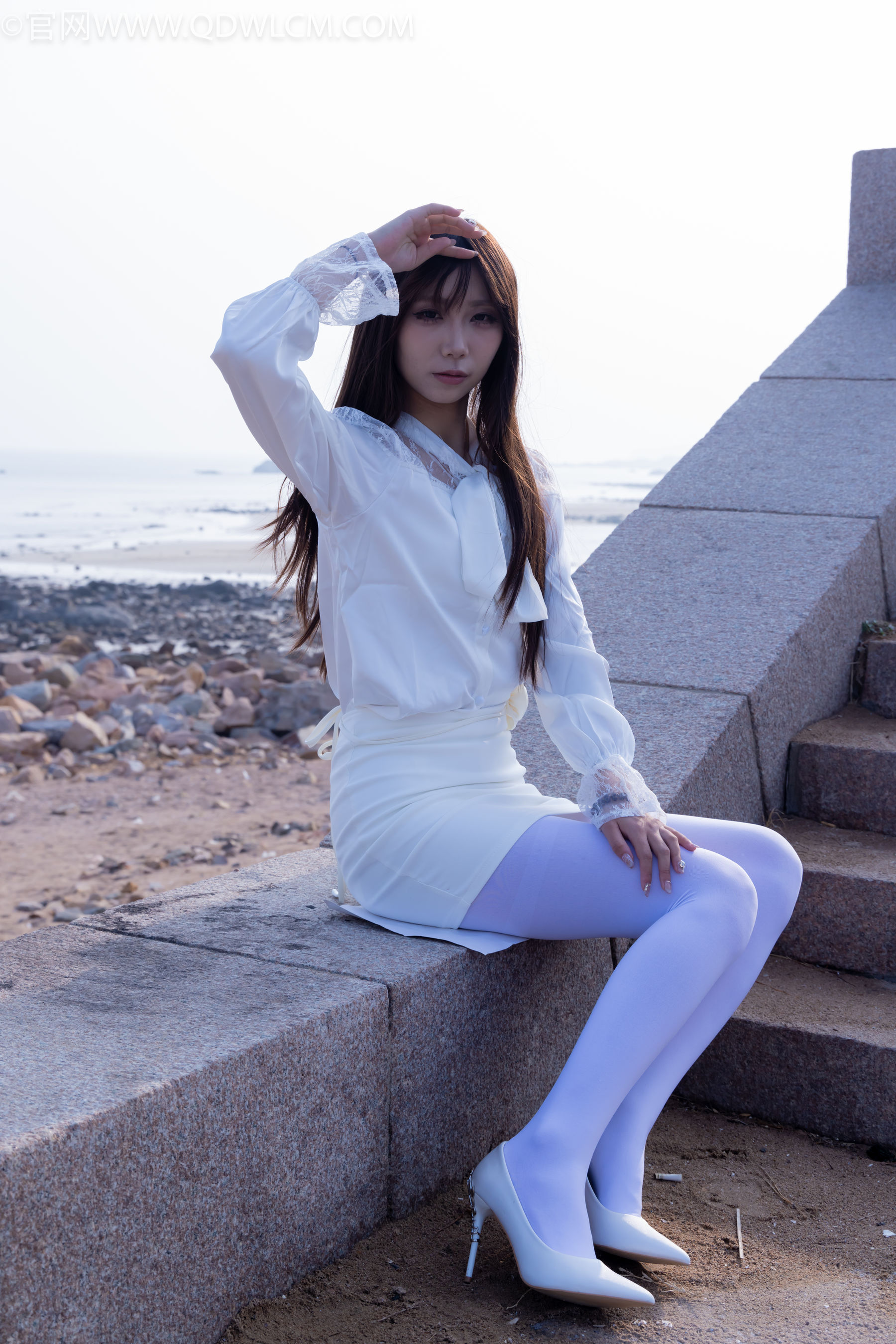 物恋传媒 No.2271 泡泡 -高跟鞋、厚白丝、户外/(261P)