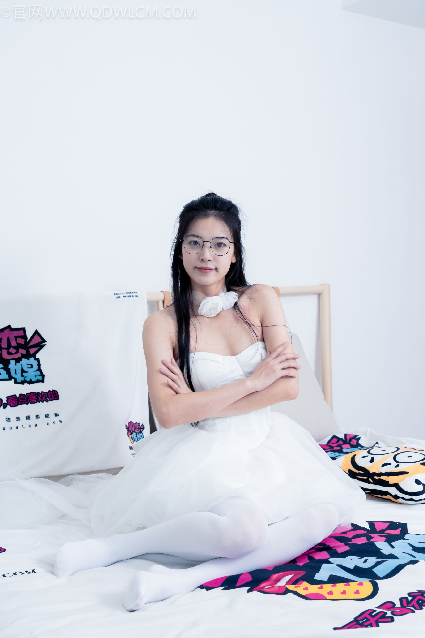 物恋传媒 No.2268 茯苓 -平底鞋、厚白丝、皮筋绑脚老头乐挠脚剧情/(169P)