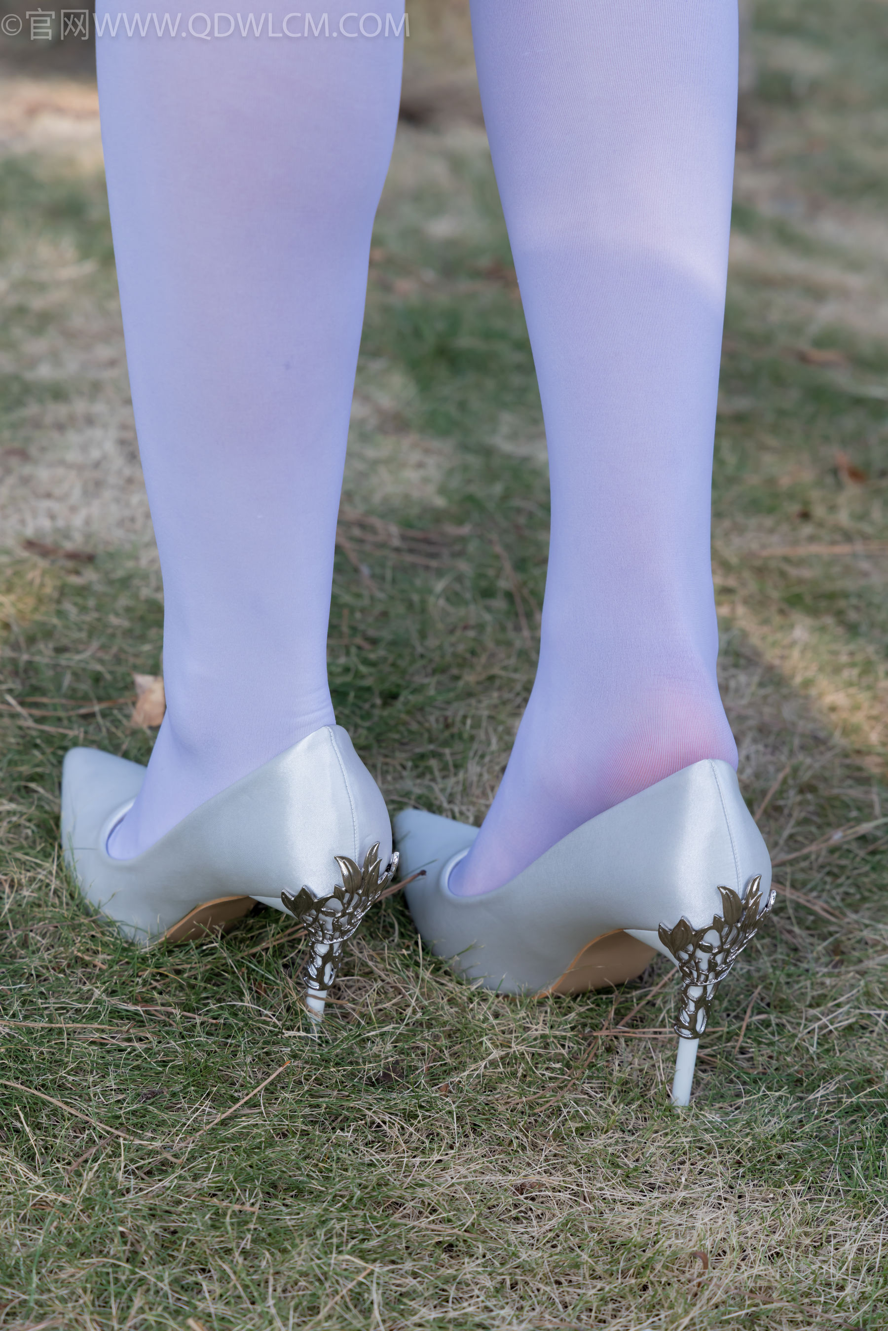 物恋传媒 No.2271 泡泡 -高跟鞋、厚白丝、户外/(261P)