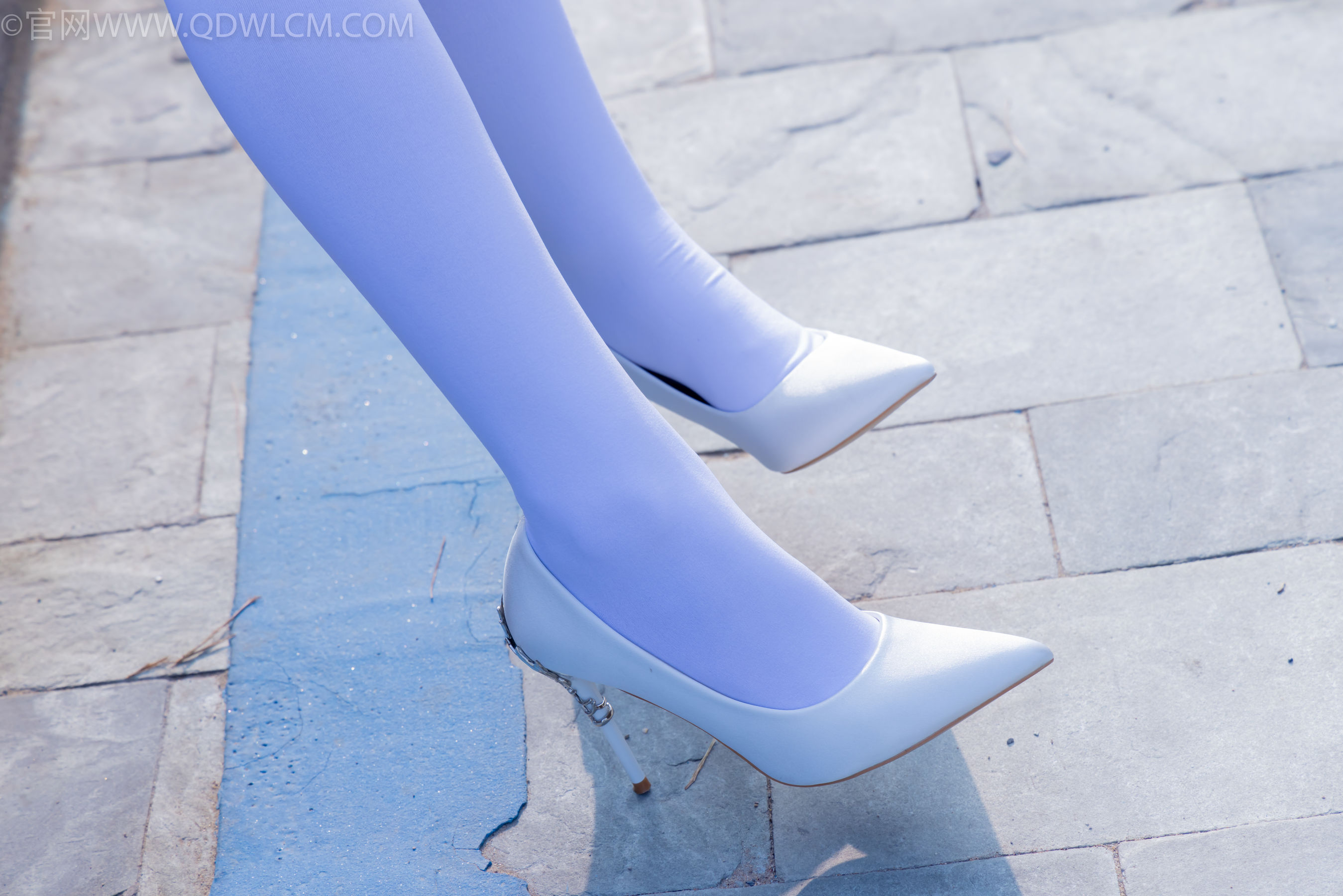 物恋传媒 No.2271 泡泡 -高跟鞋、厚白丝、户外/(261P)