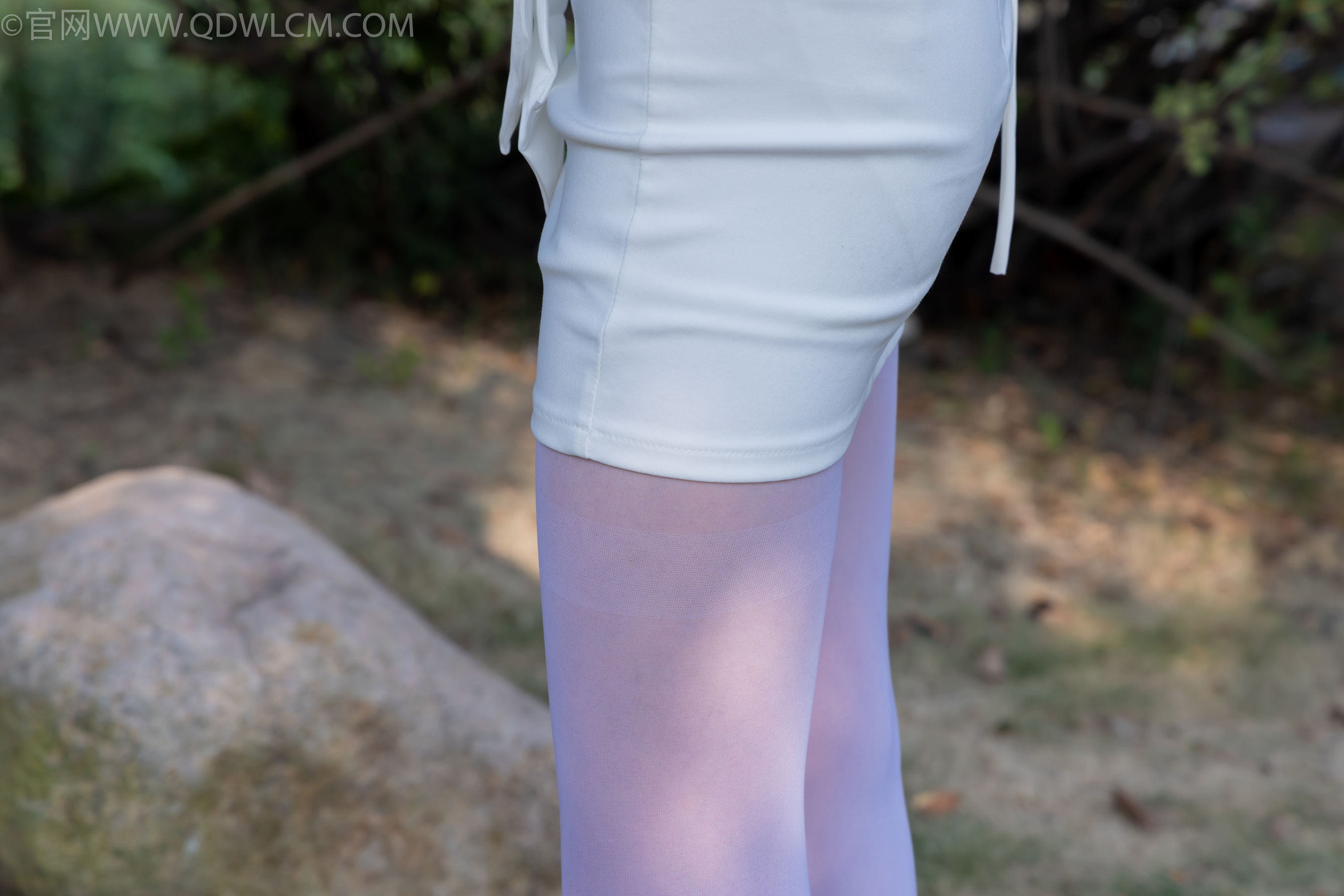 物恋传媒 No.2271 泡泡 -高跟鞋、厚白丝、户外/(261P)