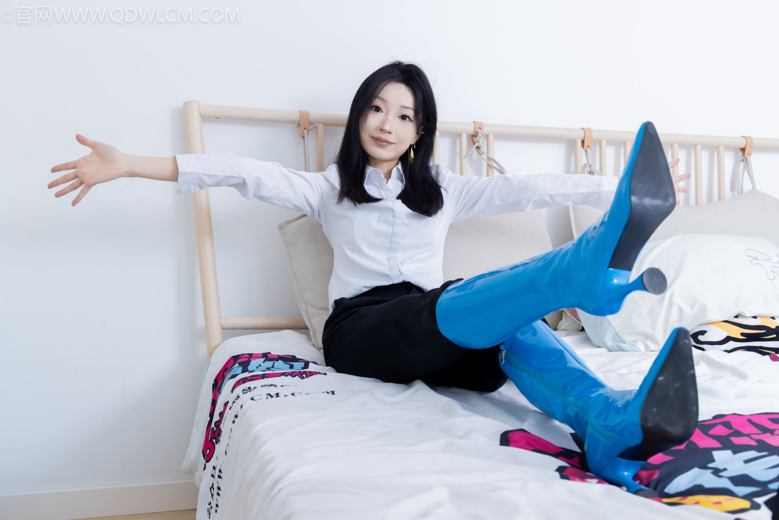 物恋传媒 No.2267 嘟嘟 -高跟长靴、薄黑丝/(238P)