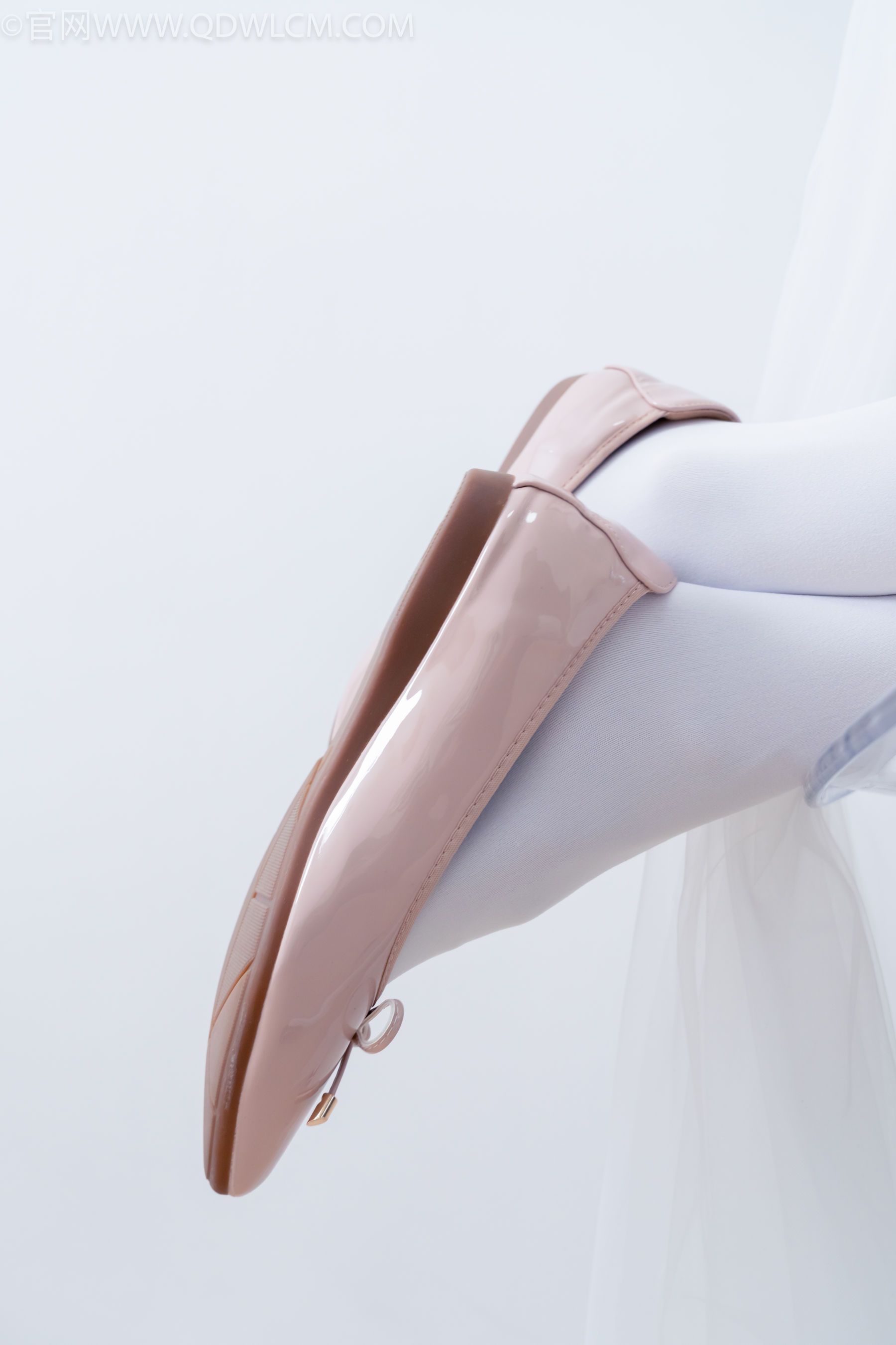 物恋传媒 No.2268 茯苓 -平底鞋、厚白丝、皮筋绑脚老头乐挠脚剧情/(169P)