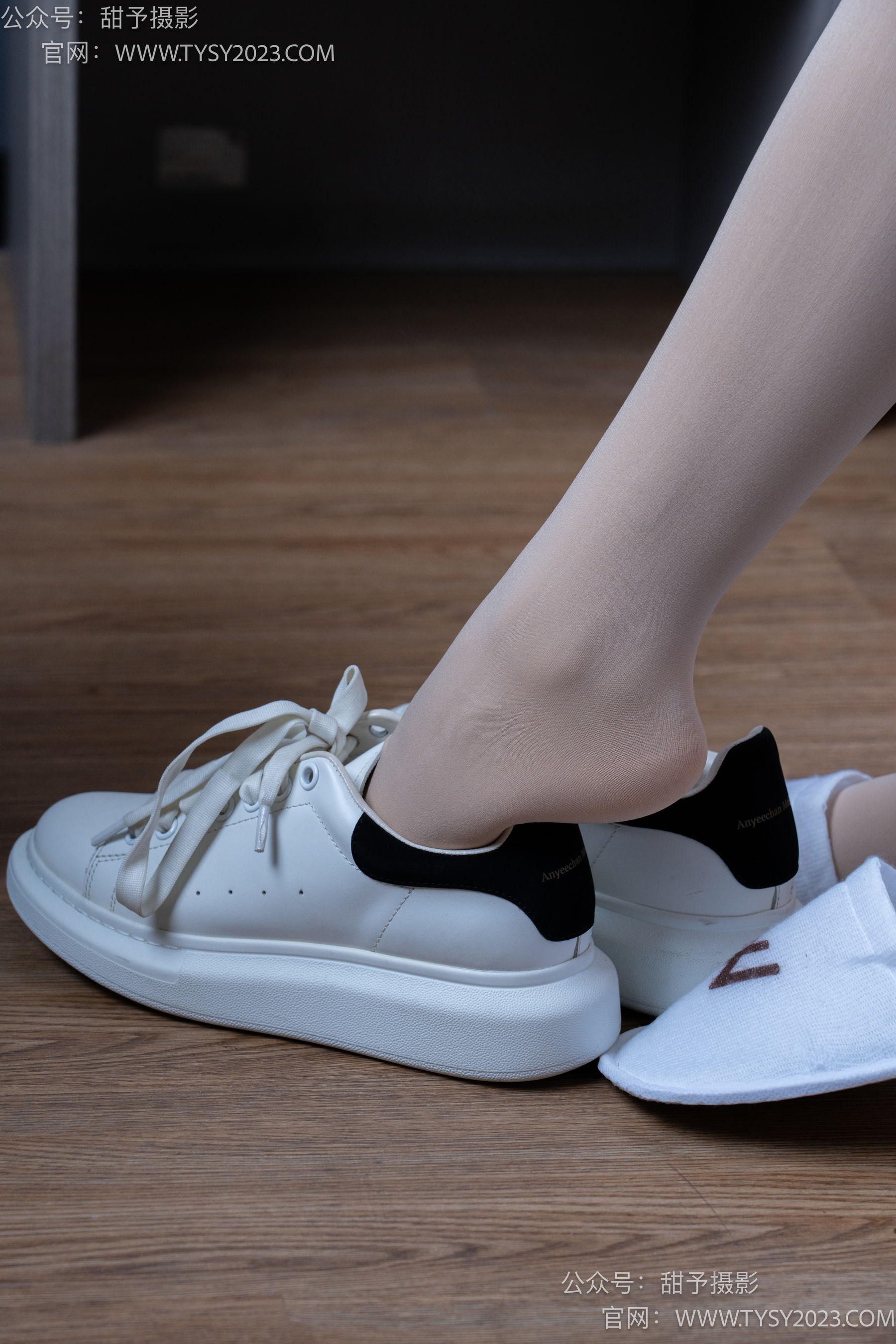 甜予摄影 No.101 璇璇 - OL制服、板鞋、高跟鞋、厚肉丝/(136P)