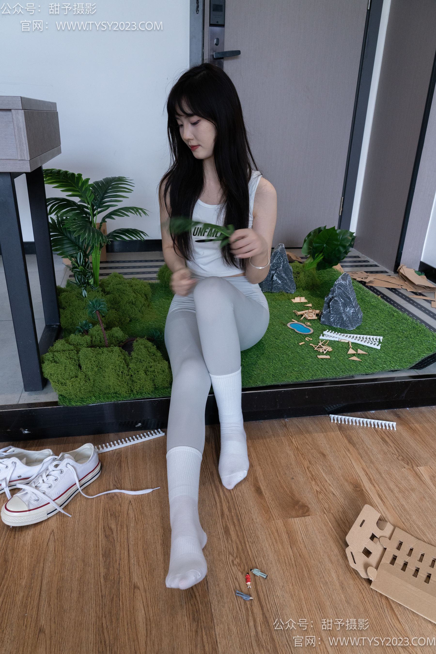 甜予摄影 No.104 璇璇 - 帆布鞋、白棉袜、裸足、小人国剧情/(134P)