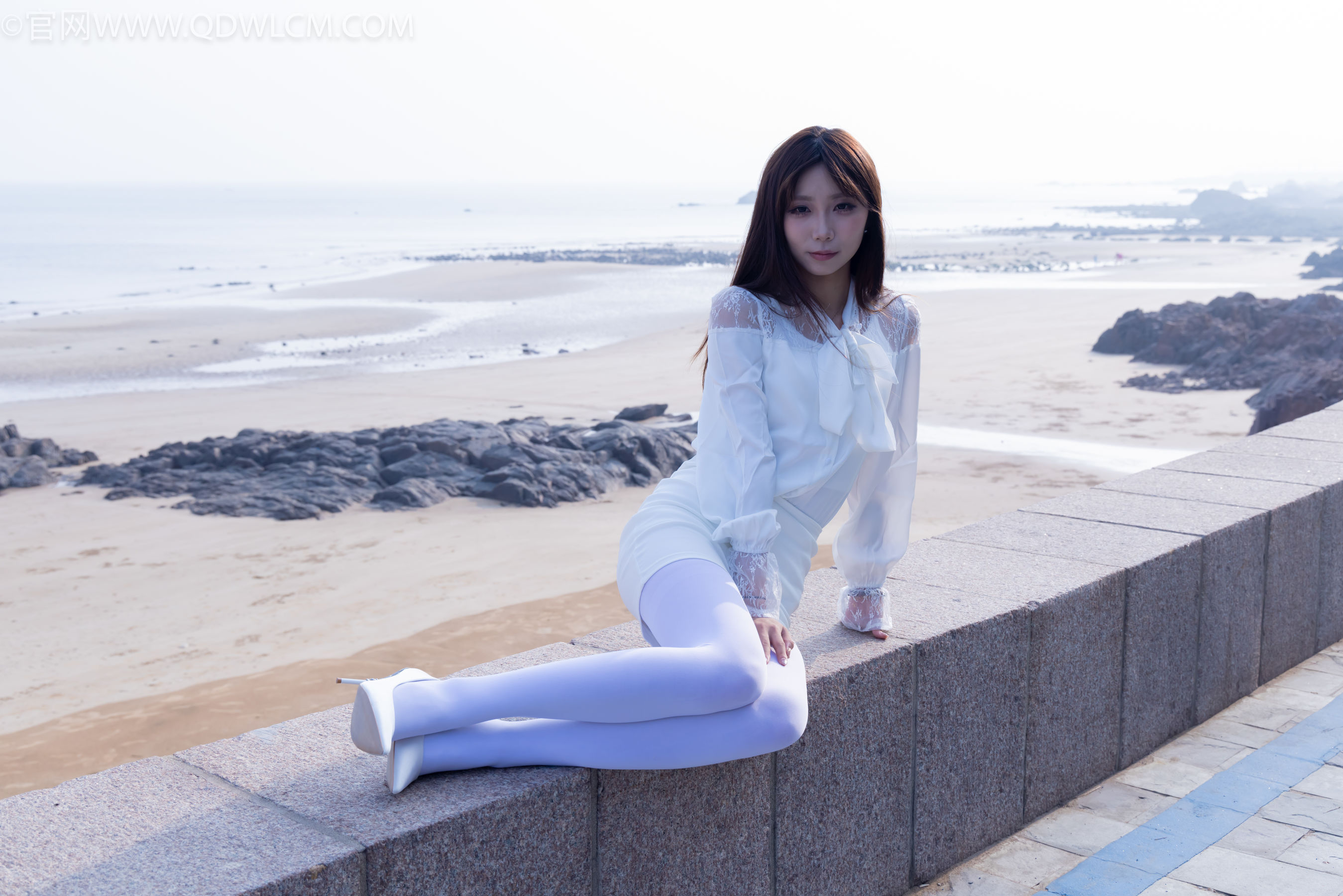 物恋传媒 No.2271 泡泡 -高跟鞋、厚白丝、户外/(261P)