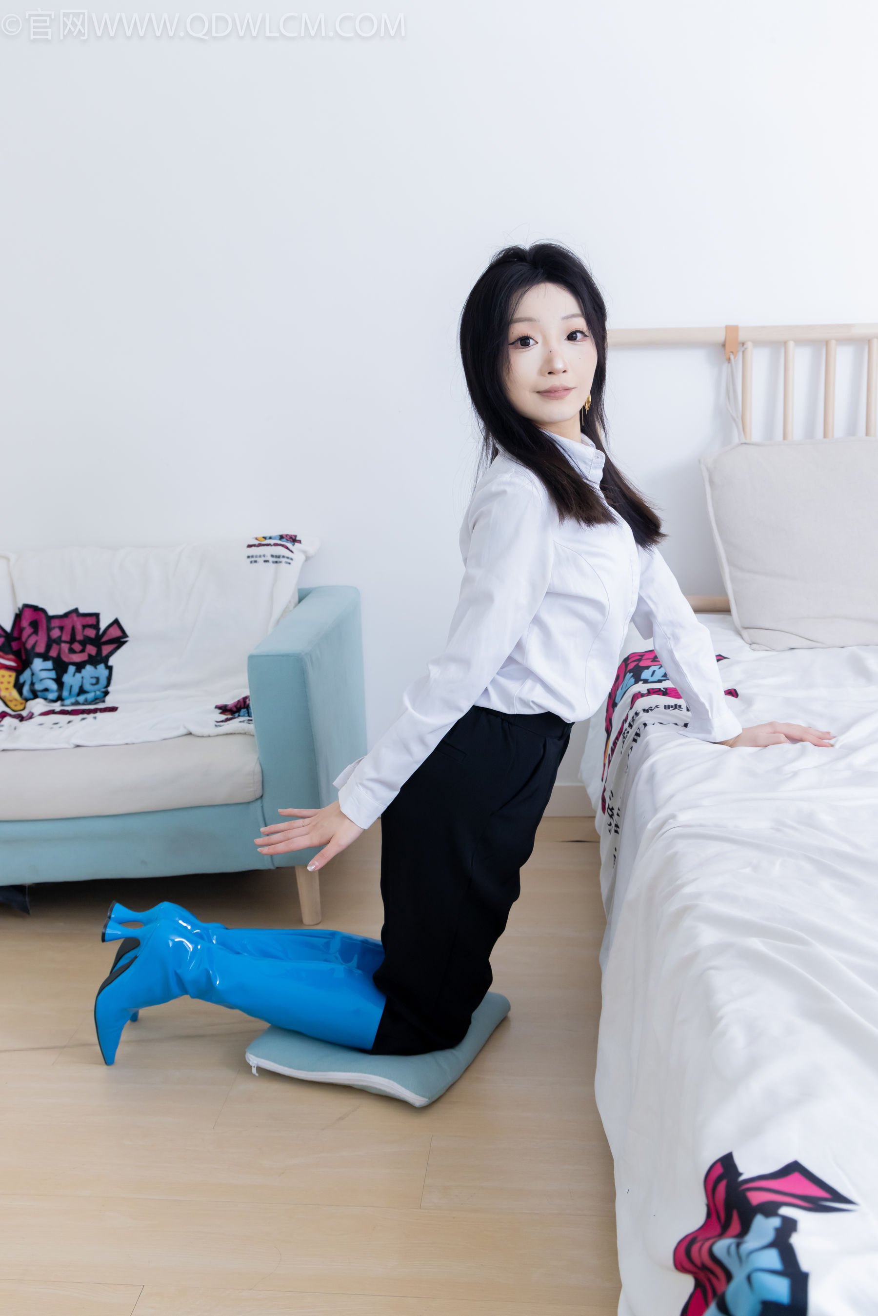 物恋传媒 No.2267 嘟嘟 -高跟长靴、薄黑丝/(238P)