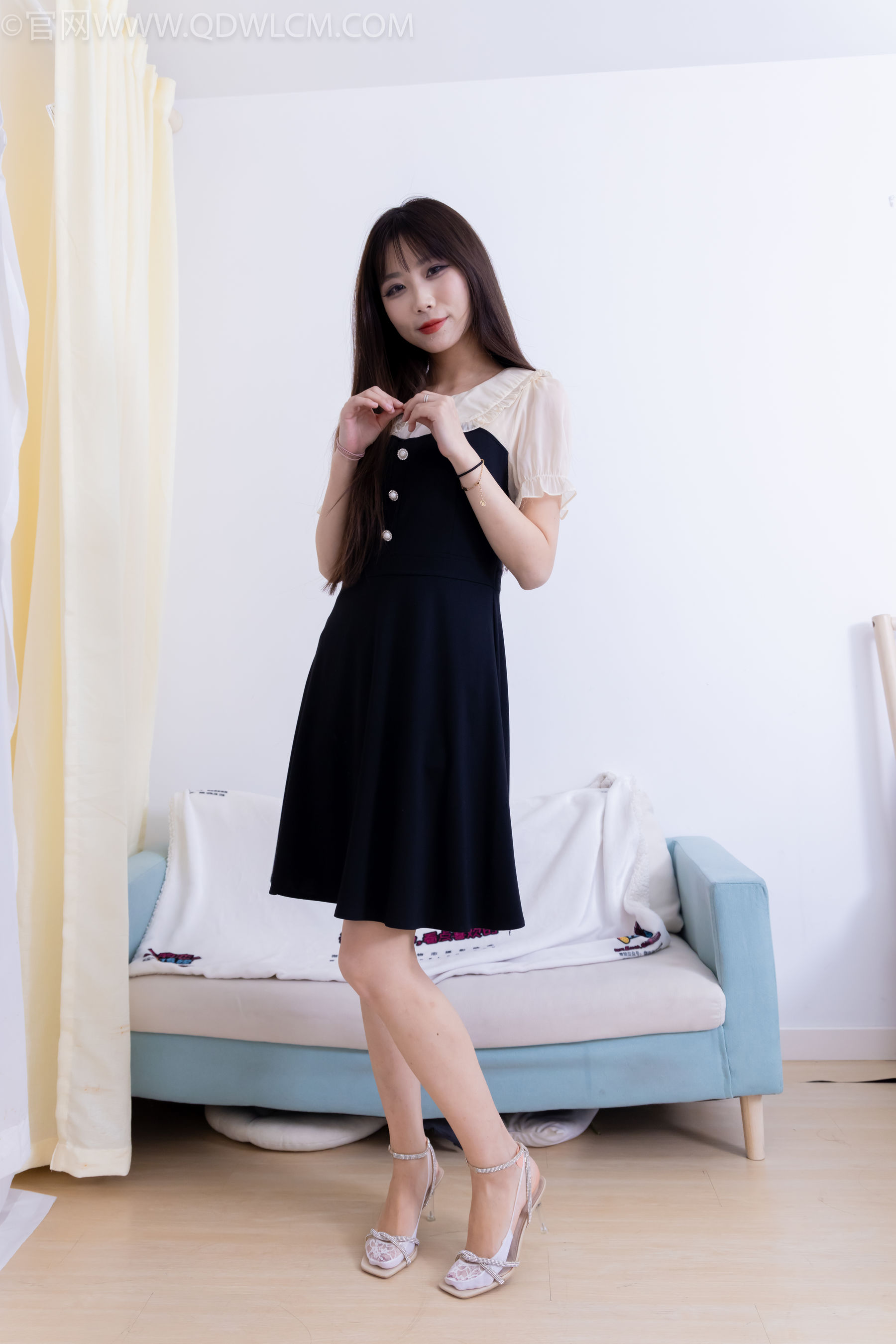 物恋传媒 No.2266 泡泡 -高跟凉鞋、白吊带船袜、昏睡剧情/(170P)