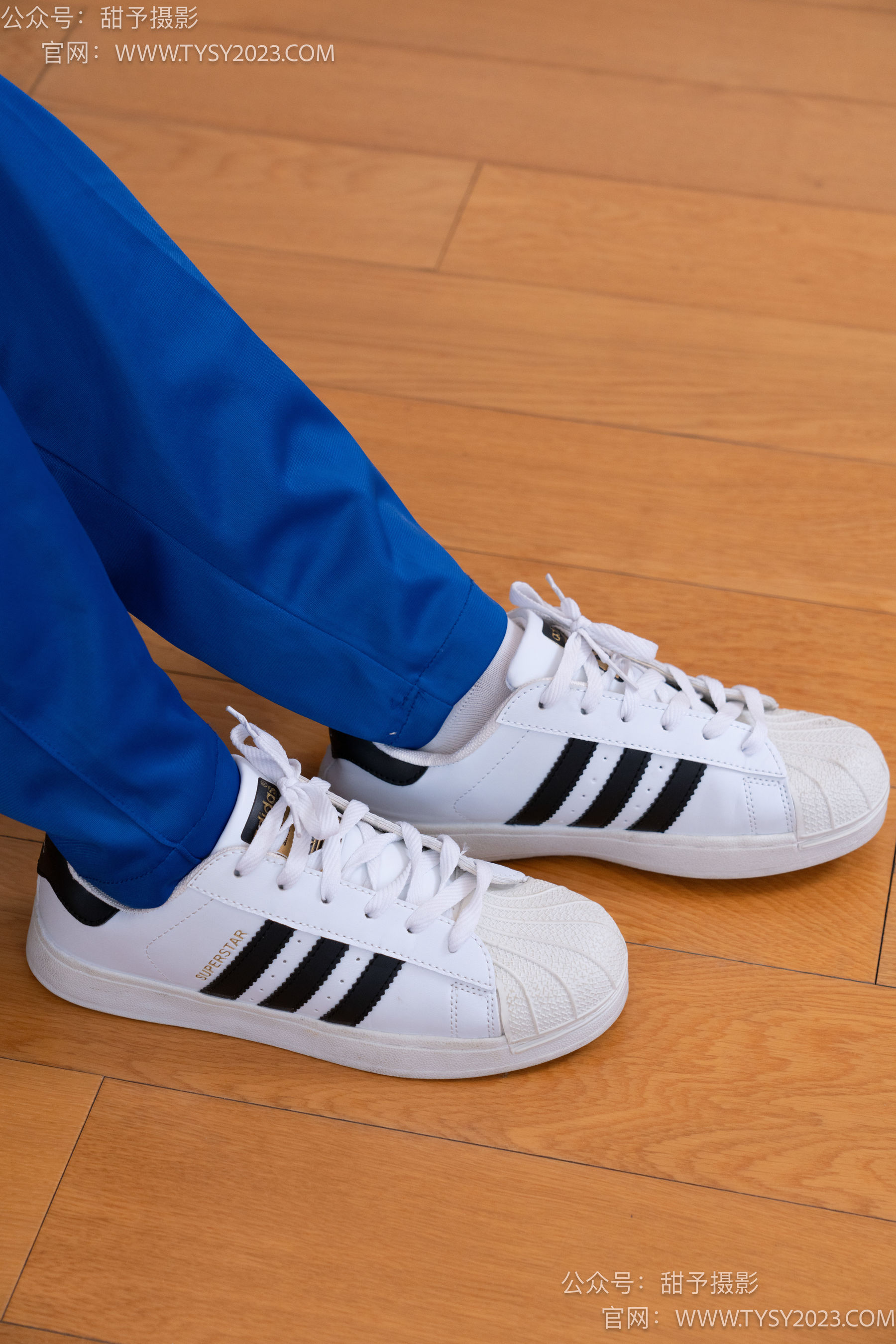 甜予摄影 No.102 澜澜 - 板鞋、白棉袜、肉丝（脚尖微加固款）/(126P)