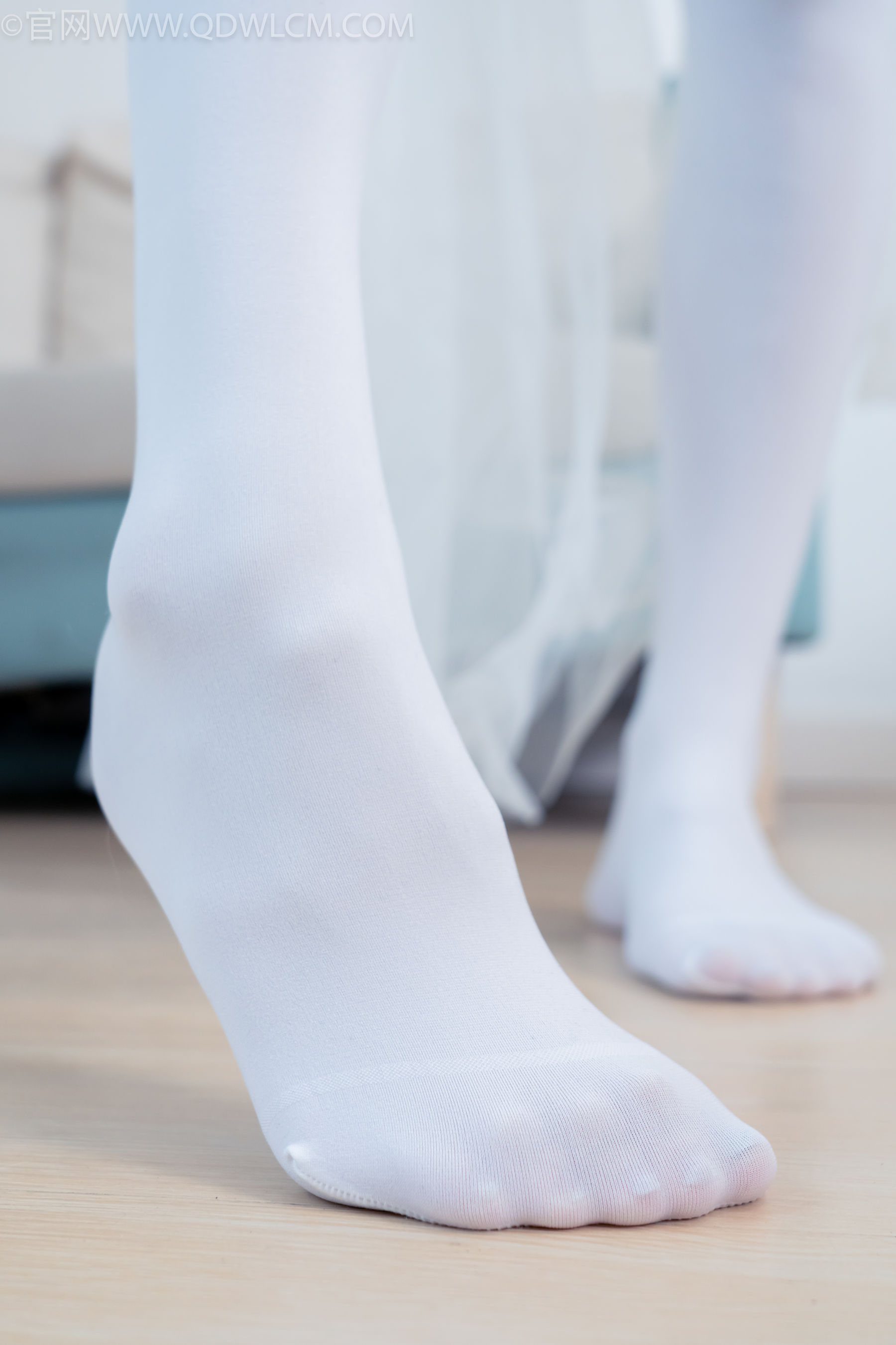 物恋传媒 No.2268 茯苓 -平底鞋、厚白丝、皮筋绑脚老头乐挠脚剧情/(169P)