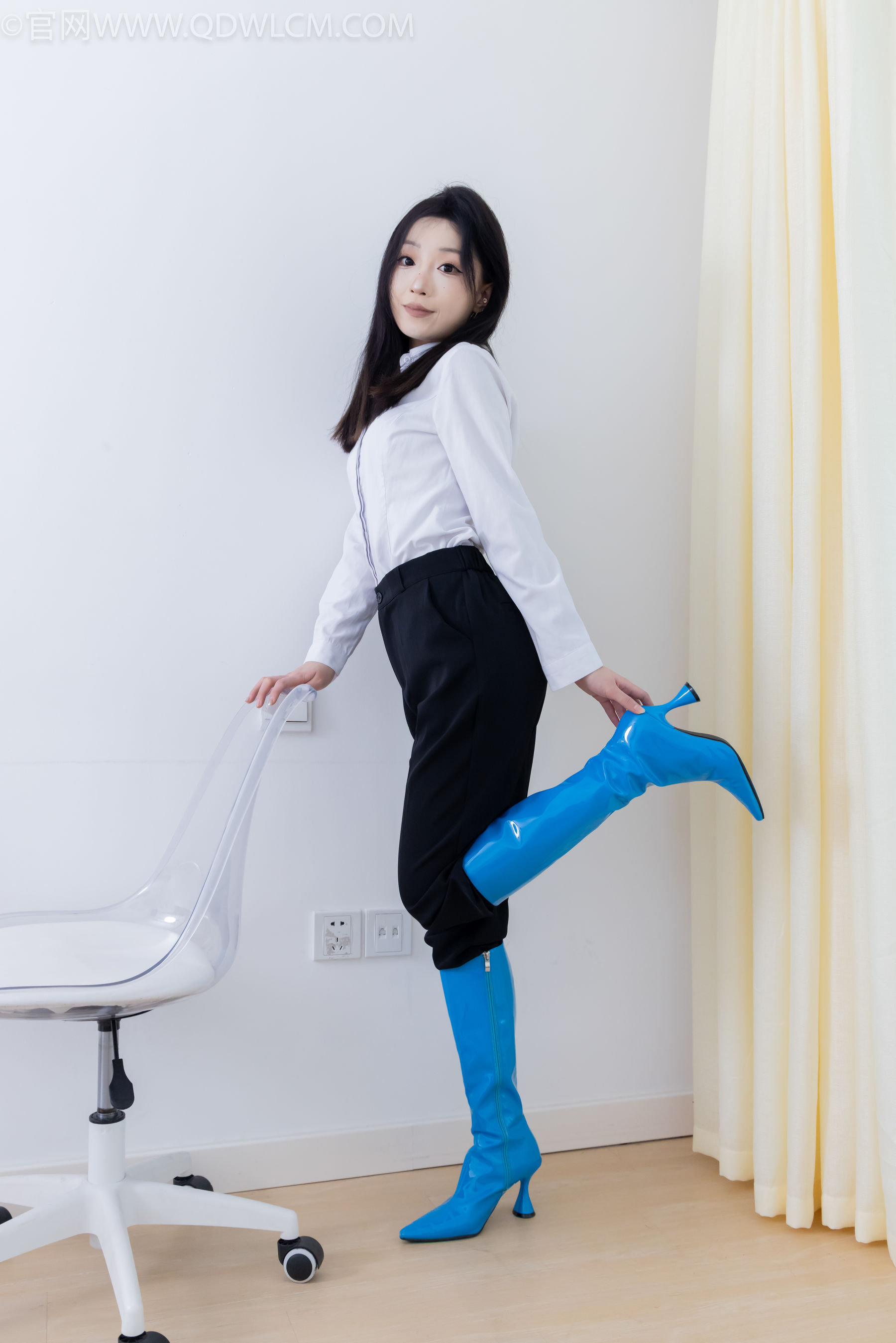 物恋传媒 No.2267 嘟嘟 -高跟长靴、薄黑丝/(238P)