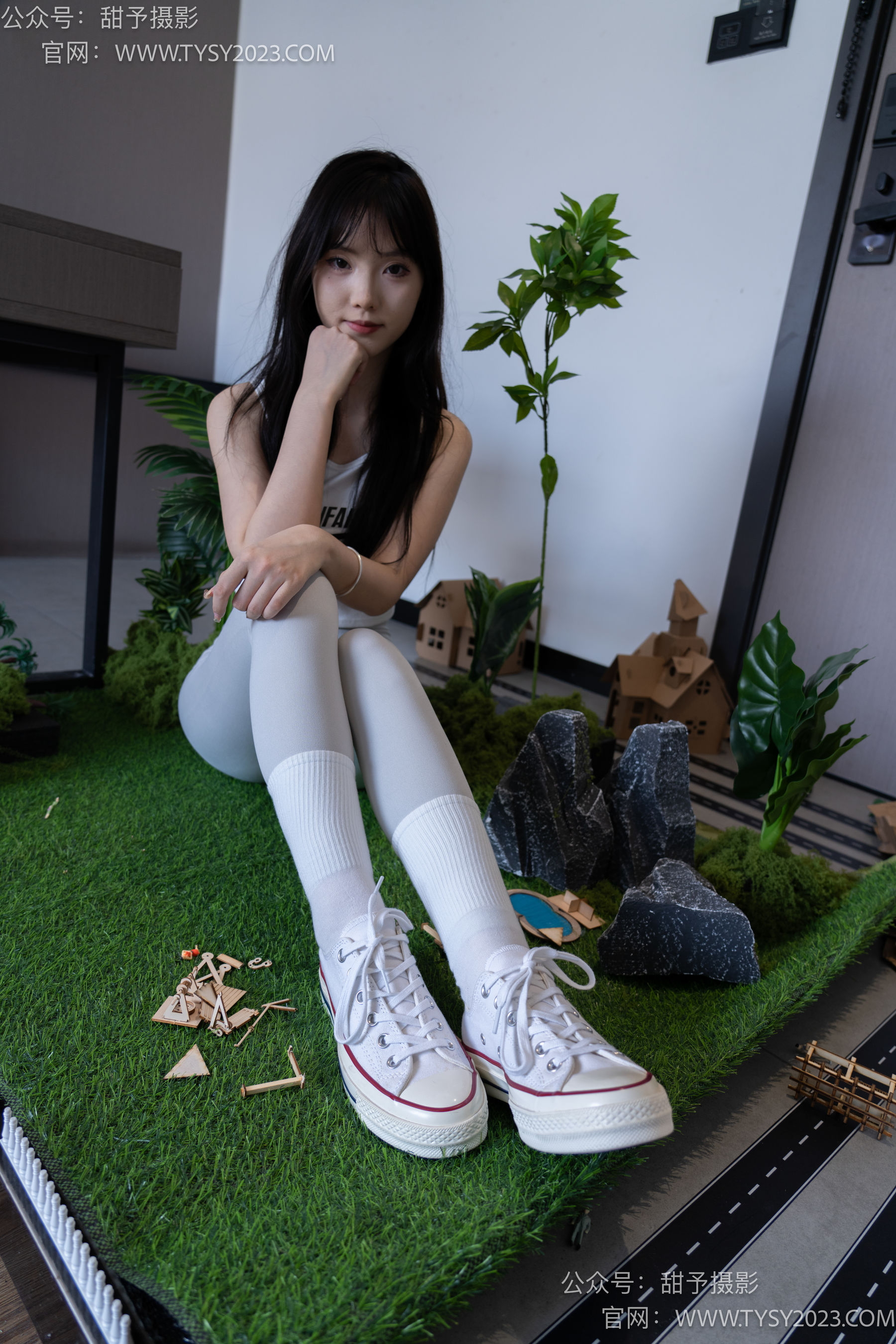 甜予摄影 No.104 璇璇 - 帆布鞋、白棉袜、裸足、小人国剧情/(134P)