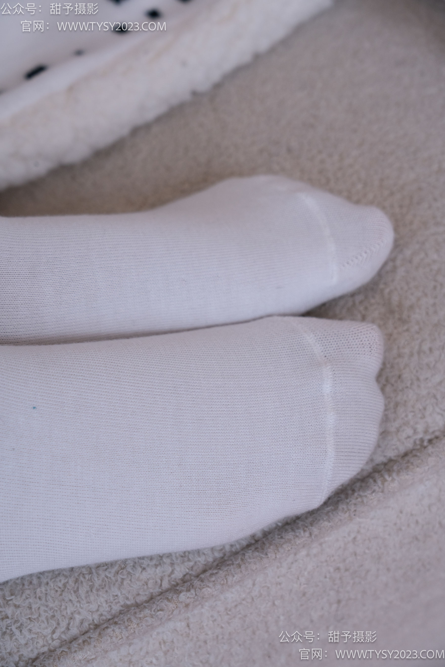 甜予摄影 No.102 澜澜 - 板鞋、白棉袜、肉丝（脚尖微加固款）/(126P)