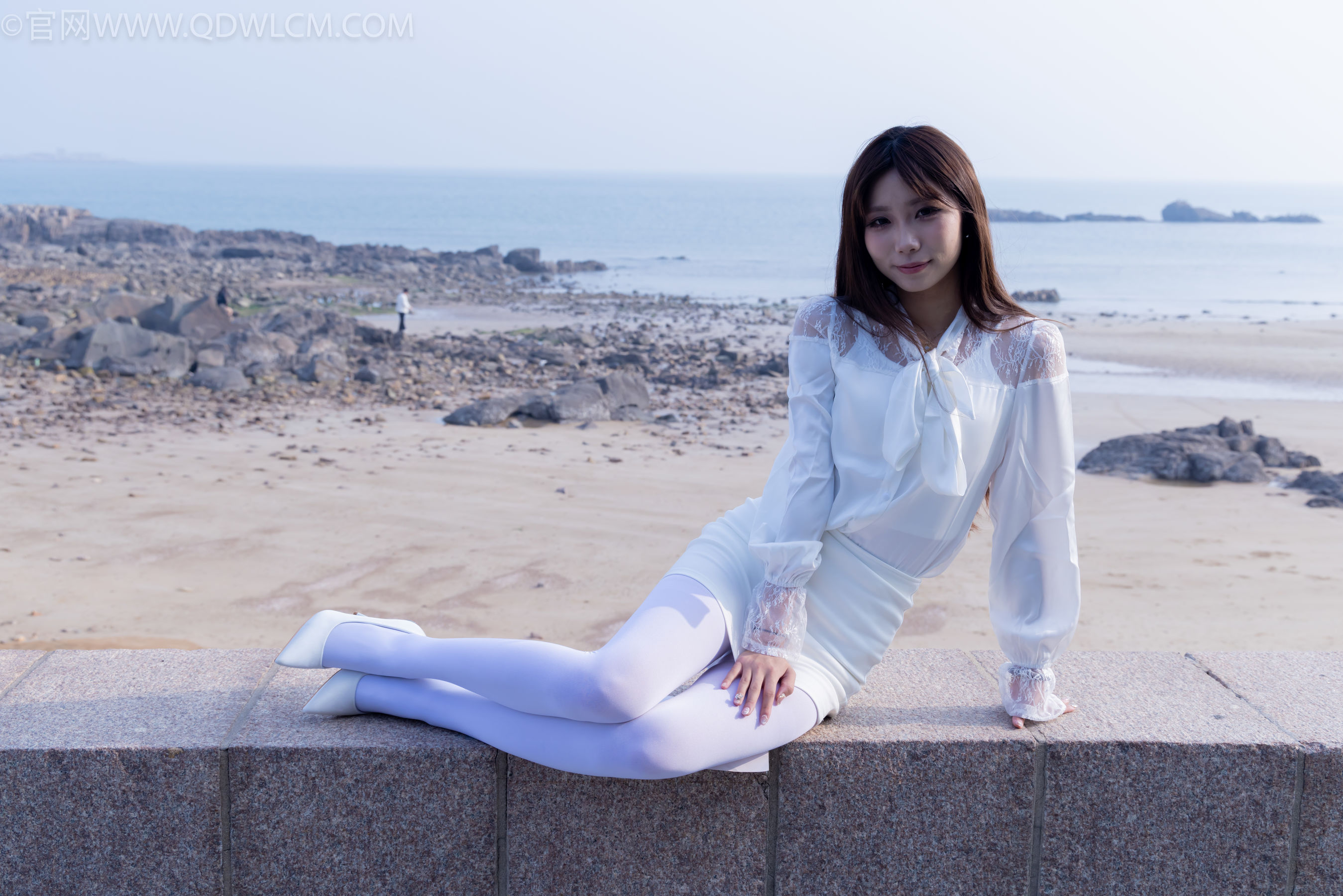 物恋传媒 No.2271 泡泡 -高跟鞋、厚白丝、户外/(261P)