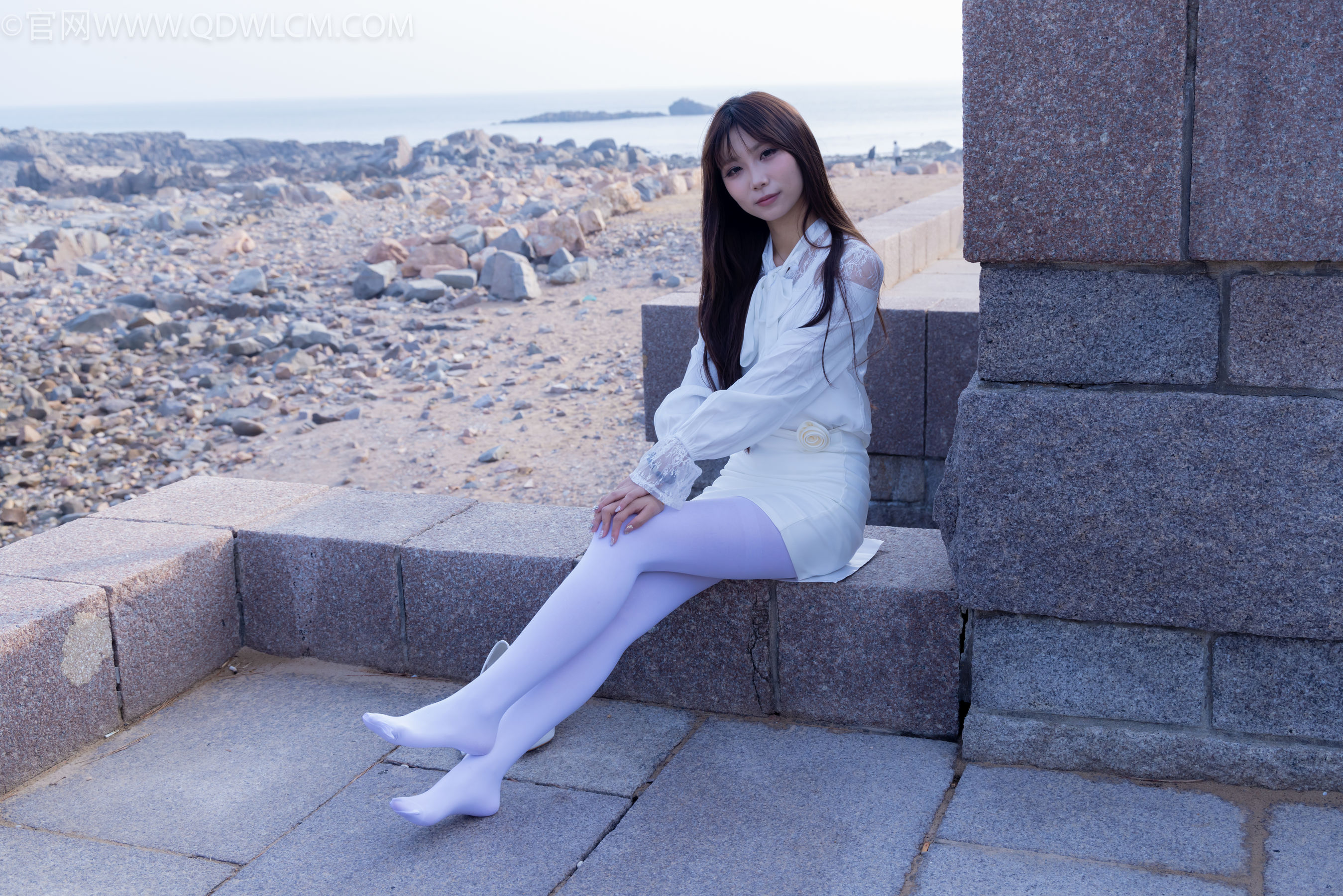 物恋传媒 No.2271 泡泡 -高跟鞋、厚白丝、户外/(261P)