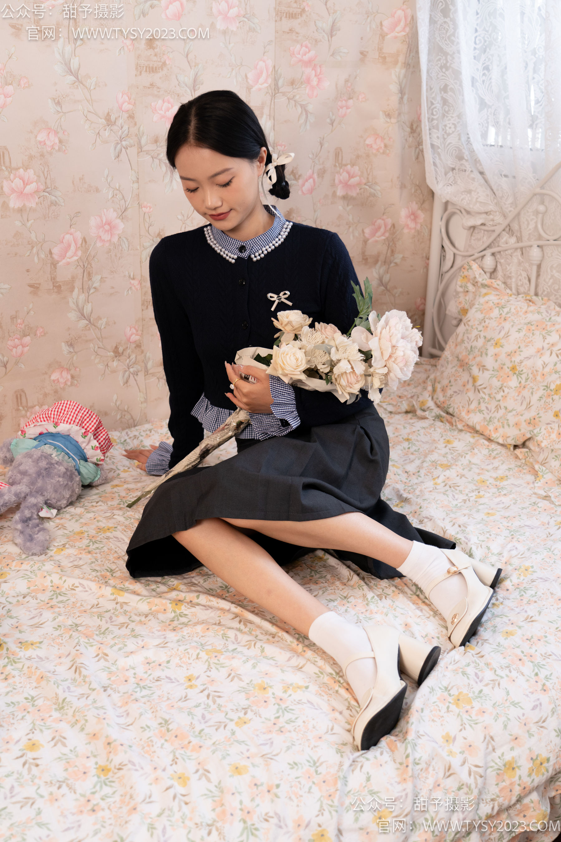 甜予摄影 No.105 齐齐 - 高跟鞋、白棉袜、裸足/(128P)