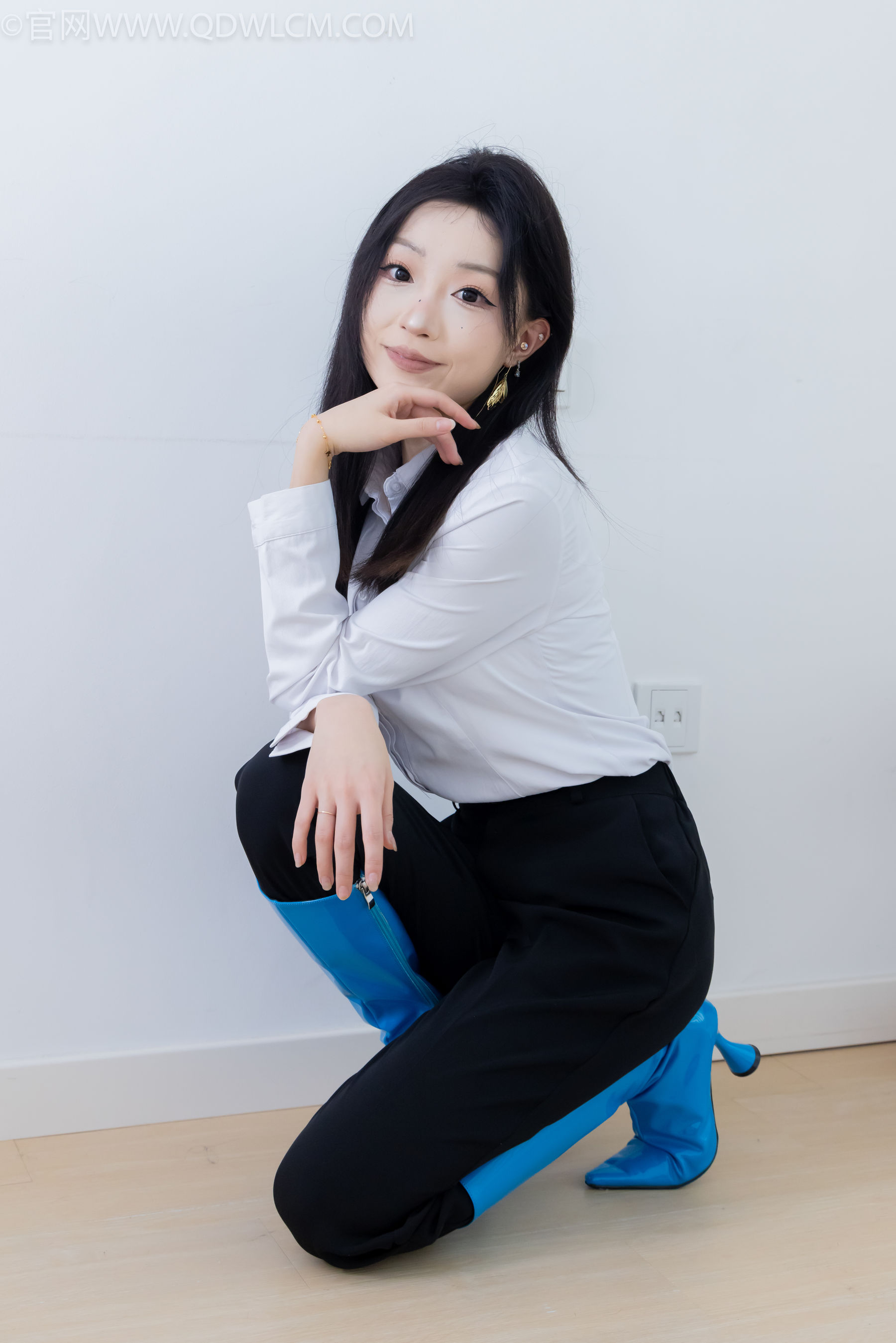 物恋传媒 No.2267 嘟嘟 -高跟长靴、薄黑丝/(238P)