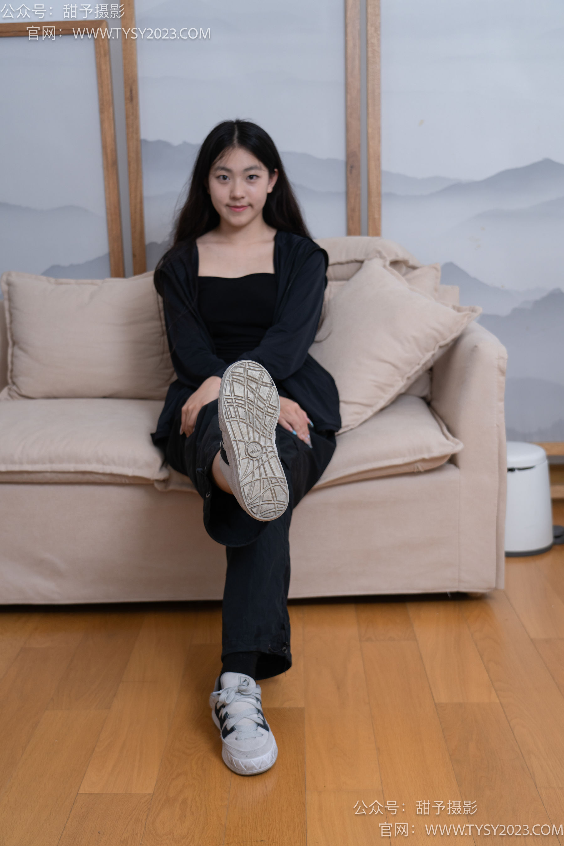 甜予摄影 No.103 小云 - 板鞋、黑棉袜、裸足、剪指甲泡脚剧情/(143P)