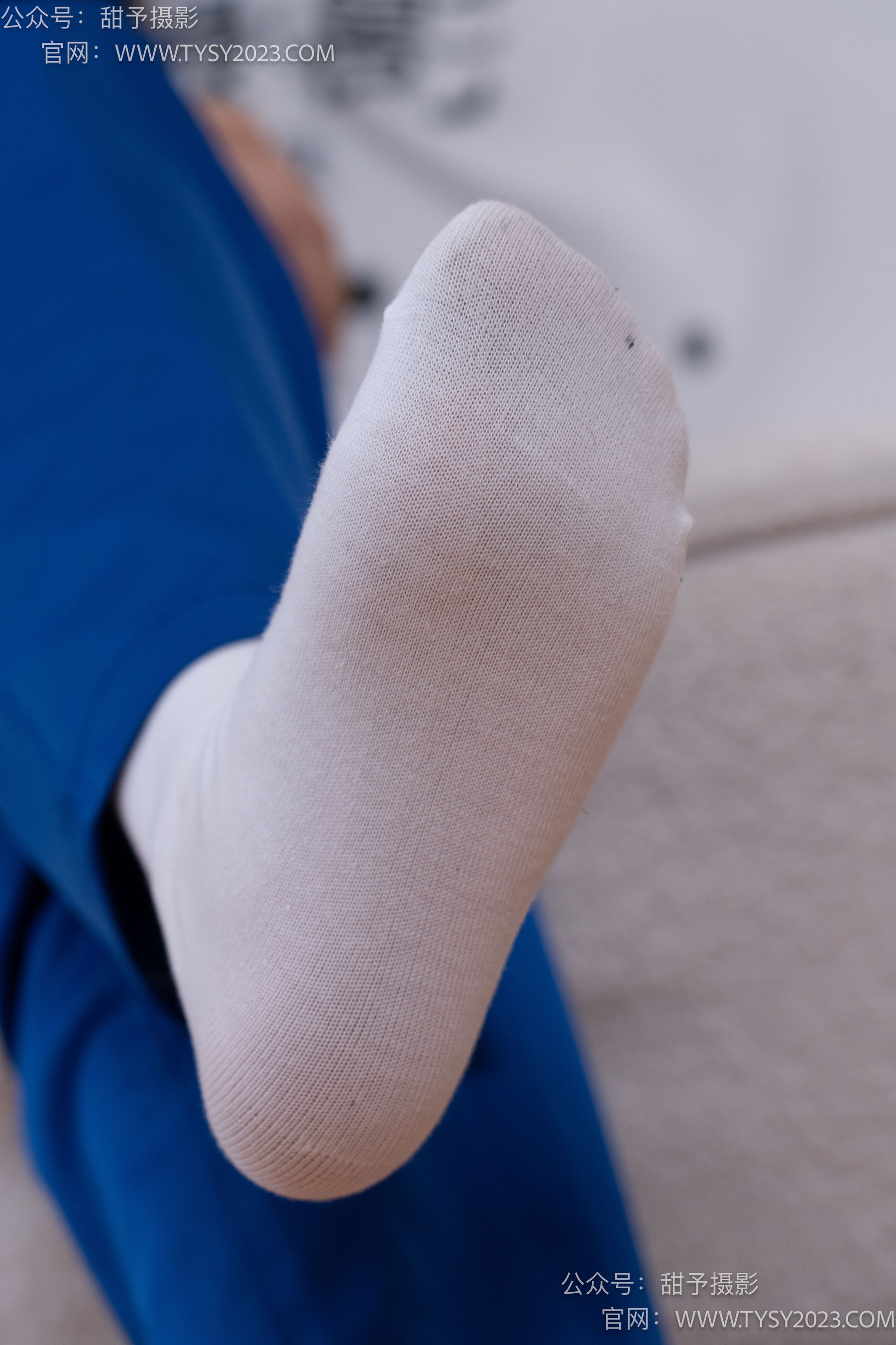 甜予摄影 No.102 澜澜 - 板鞋、白棉袜、肉丝（脚尖微加固款）/(126P)