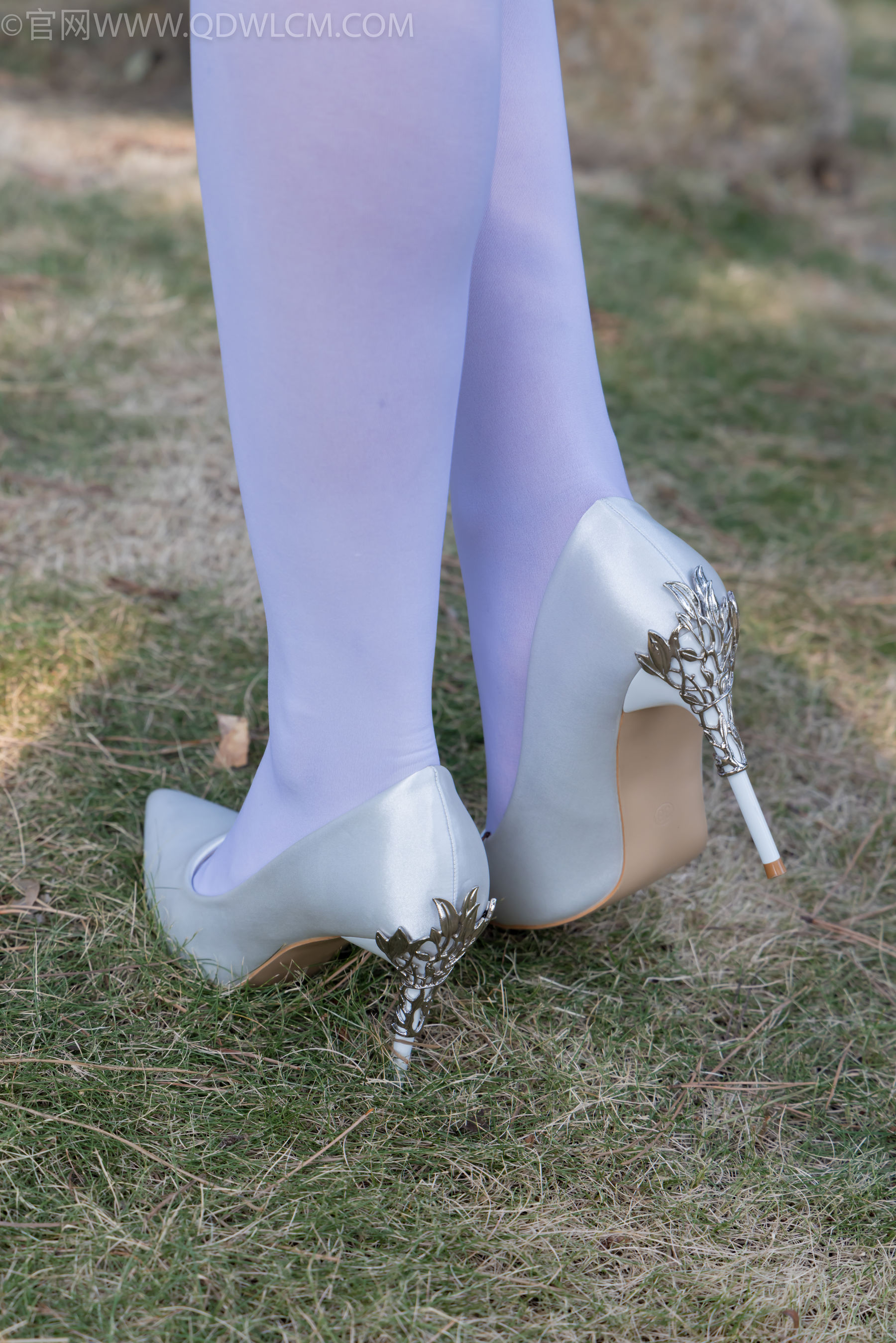 物恋传媒 No.2271 泡泡 -高跟鞋、厚白丝、户外/(261P)