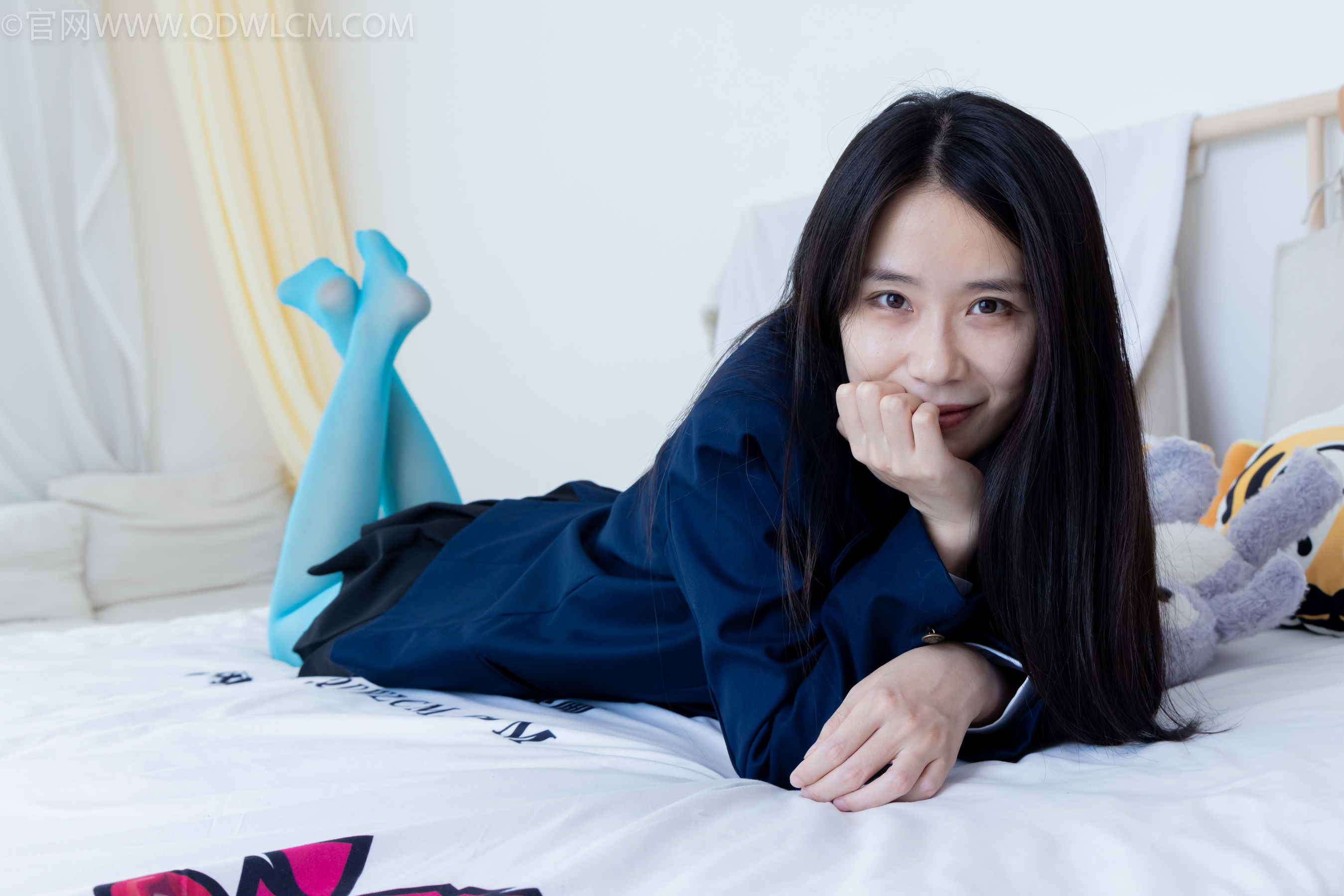 物恋传媒 No.2269 菜菜 -高跟鞋、薄蓝绿色丝、胶带绑脚踝老头乐挠脚剧情/(151P)