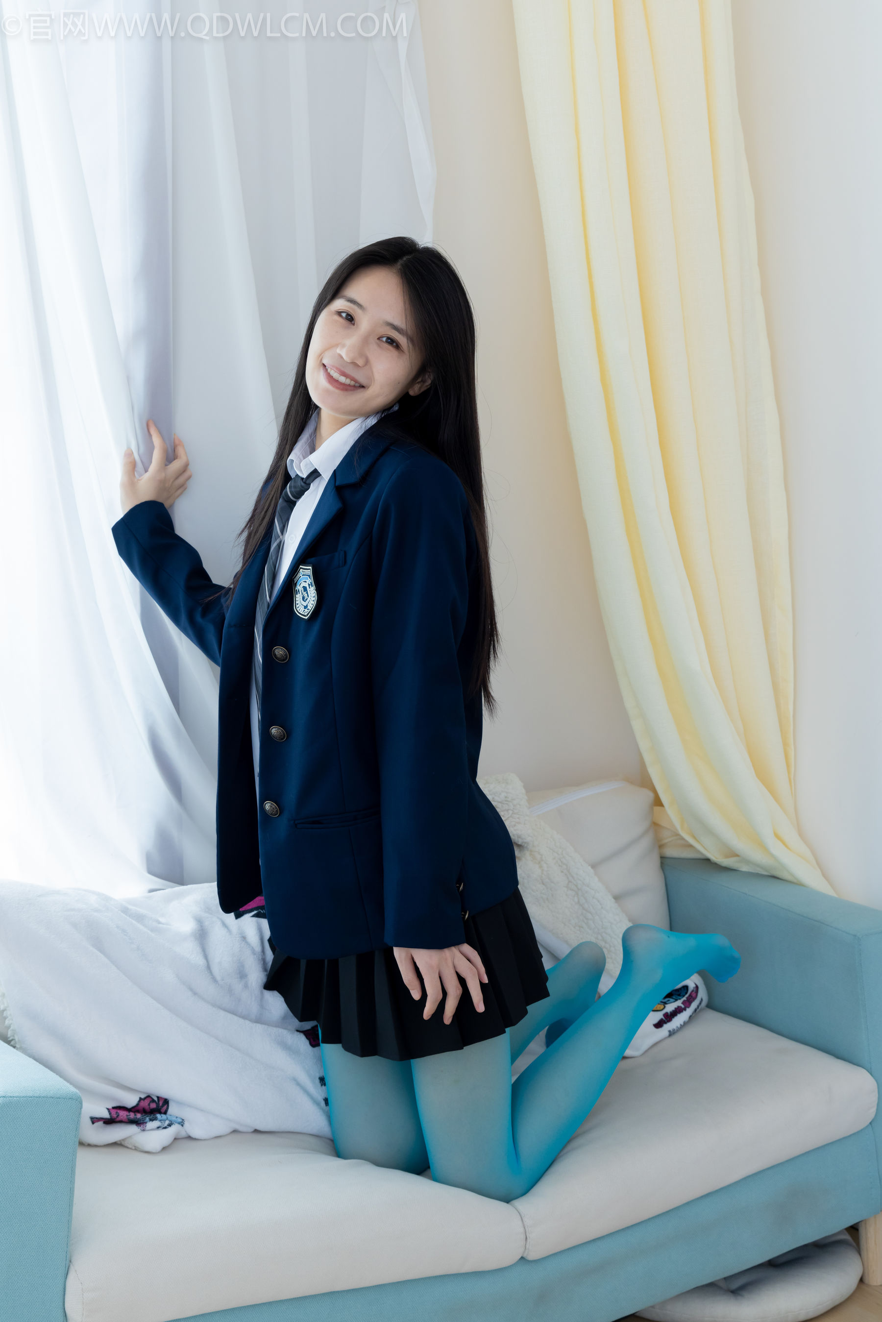 物恋传媒 No.2269 菜菜 -高跟鞋、薄蓝绿色丝、胶带绑脚踝老头乐挠脚剧情/(151P)