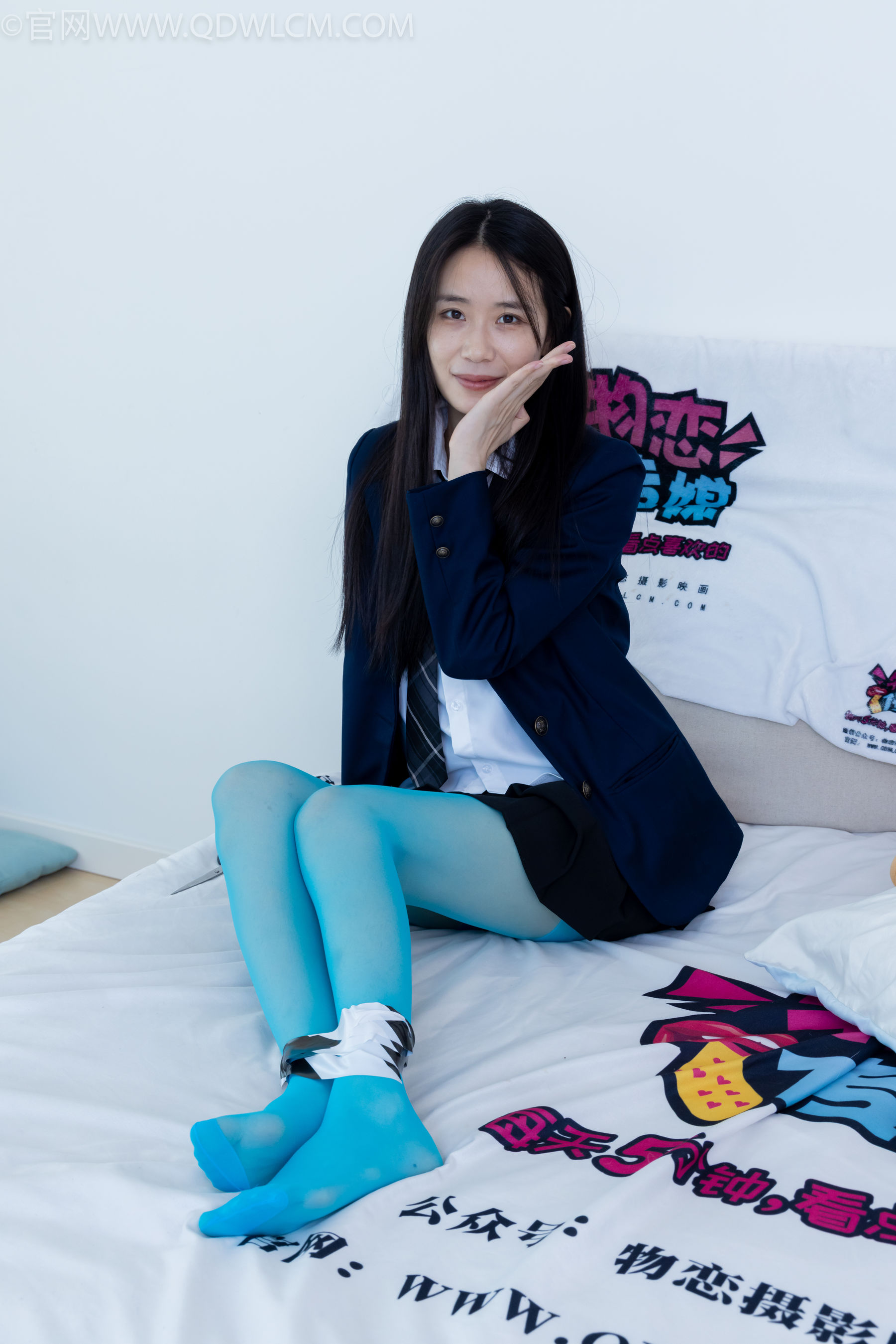 物恋传媒 No.2269 菜菜 -高跟鞋、薄蓝绿色丝、胶带绑脚踝老头乐挠脚剧情/(151P)