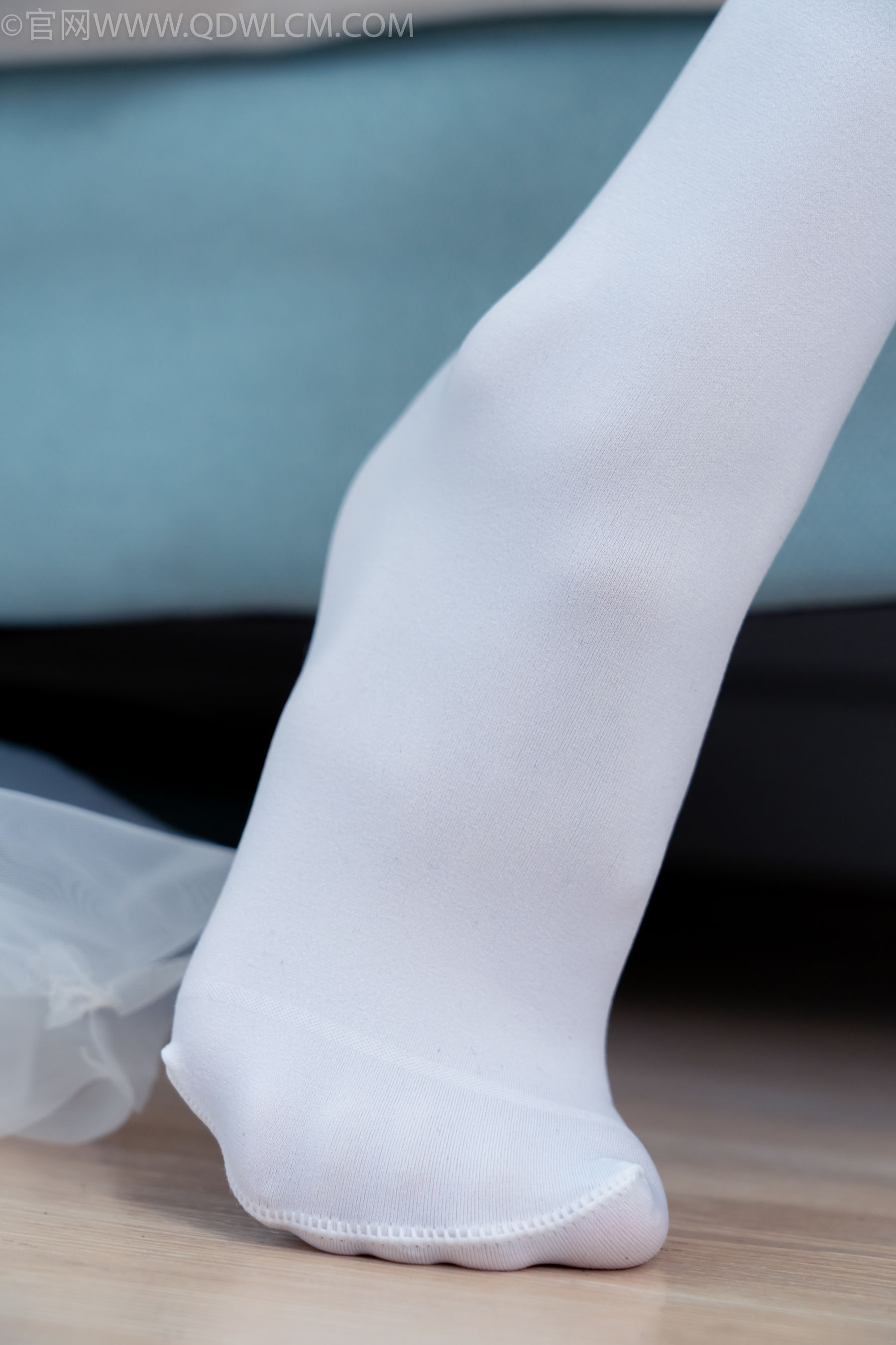 物恋传媒 No.2268 茯苓 -平底鞋、厚白丝、皮筋绑脚老头乐挠脚剧情/(169P)