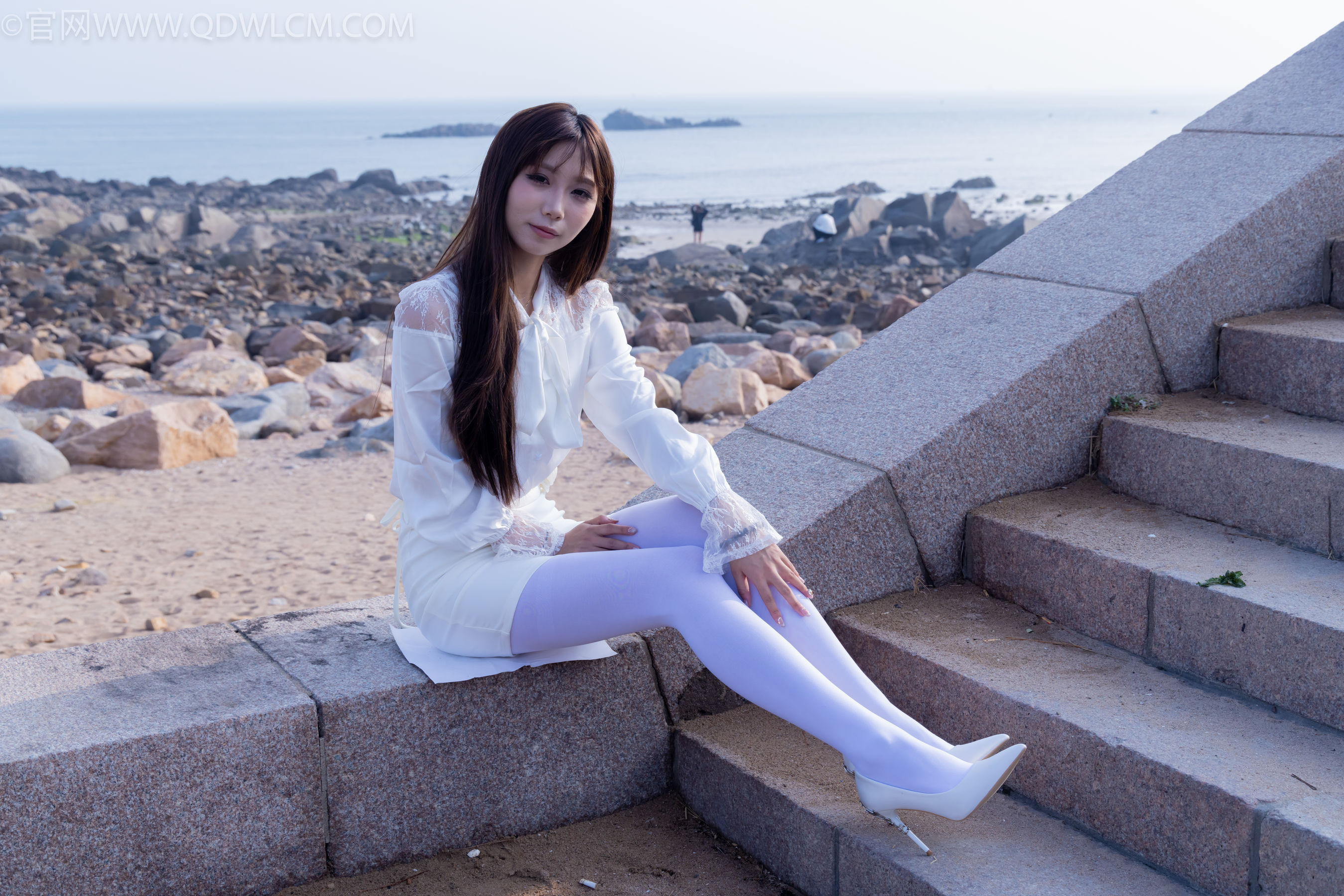 物恋传媒 No.2271 泡泡 -高跟鞋、厚白丝、户外/(261P)