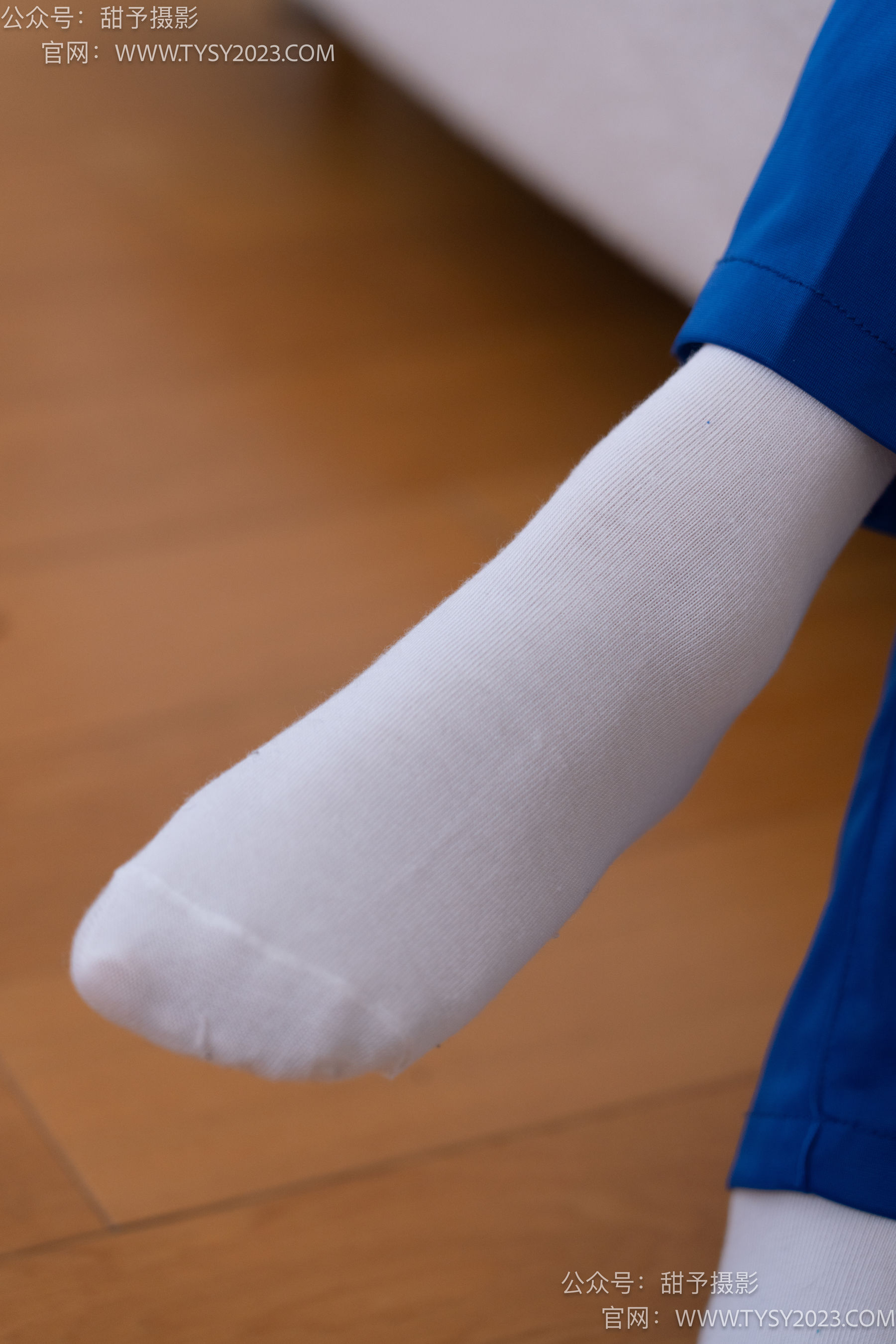 甜予摄影 No.102 澜澜 - 板鞋、白棉袜、肉丝（脚尖微加固款）/(126P)