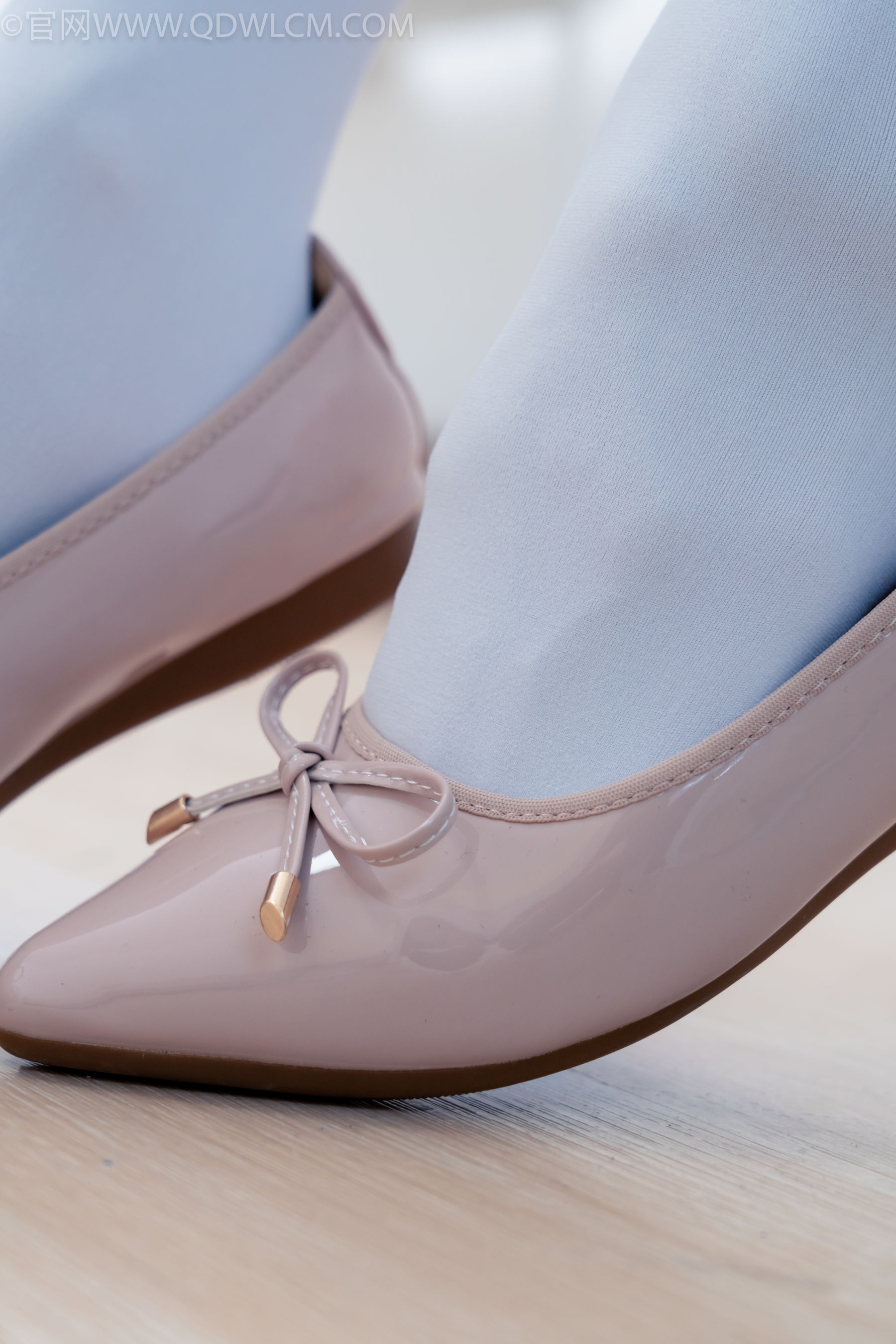 物恋传媒 No.2268 茯苓 -平底鞋、厚白丝、皮筋绑脚老头乐挠脚剧情/(169P)