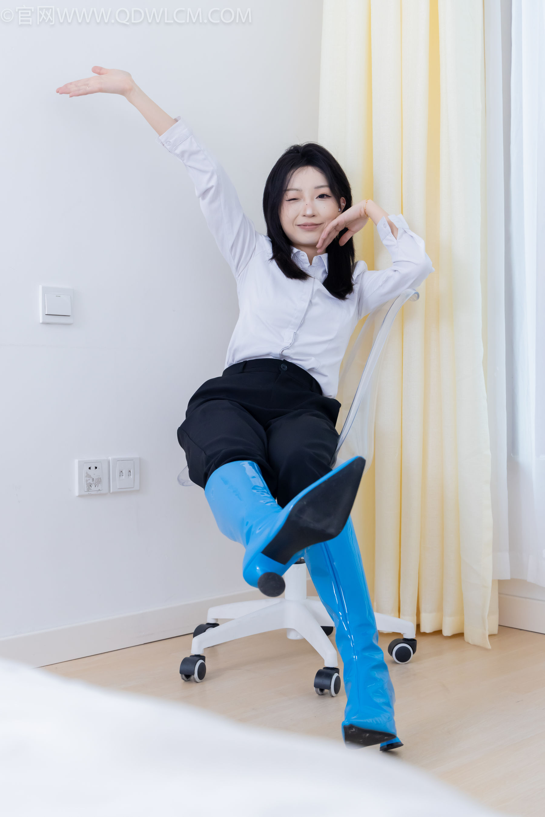 物恋传媒 No.2267 嘟嘟 -高跟长靴、薄黑丝/(238P)