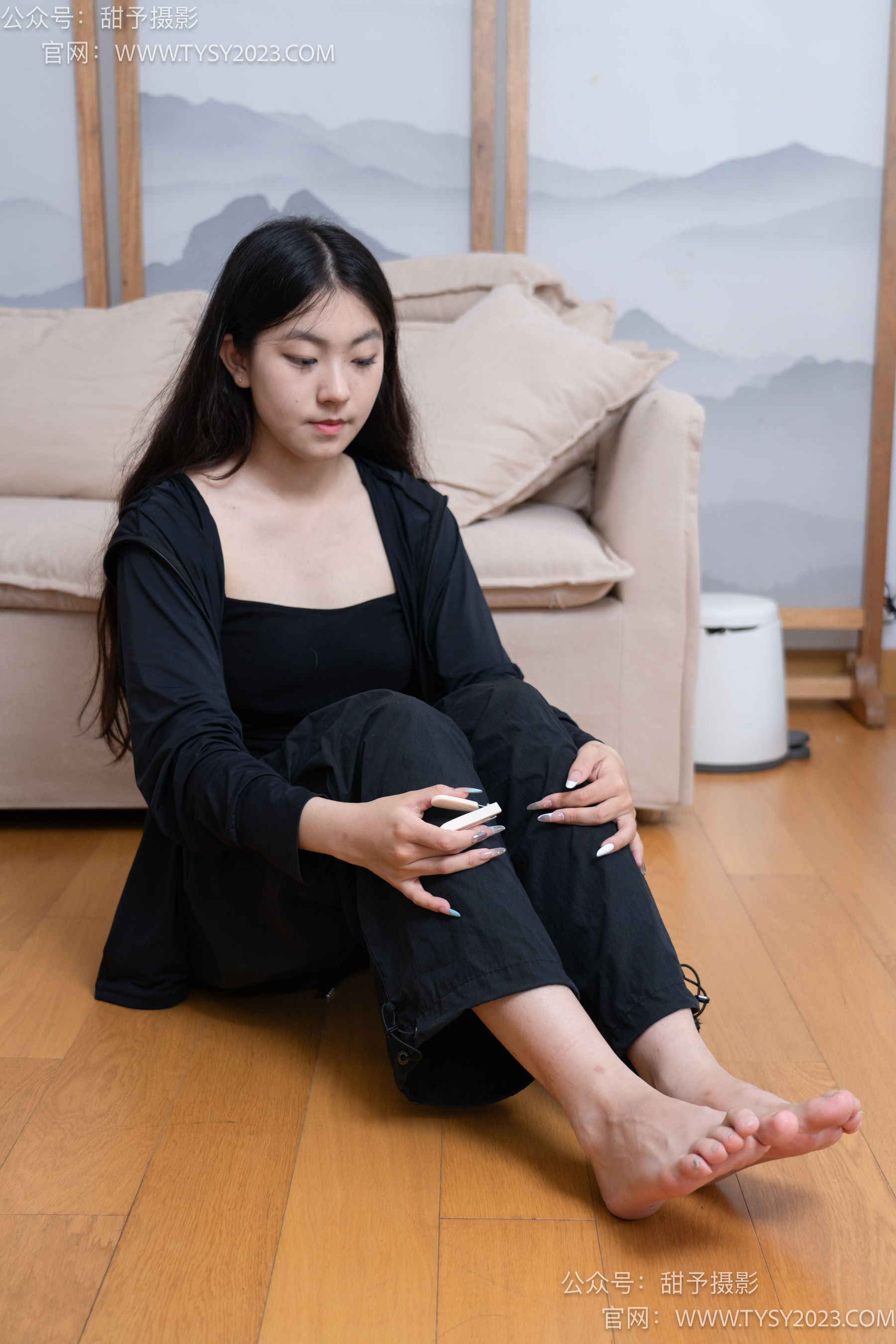 甜予摄影 No.103 小云 - 板鞋、黑棉袜、裸足、剪指甲泡脚剧情/(143P)