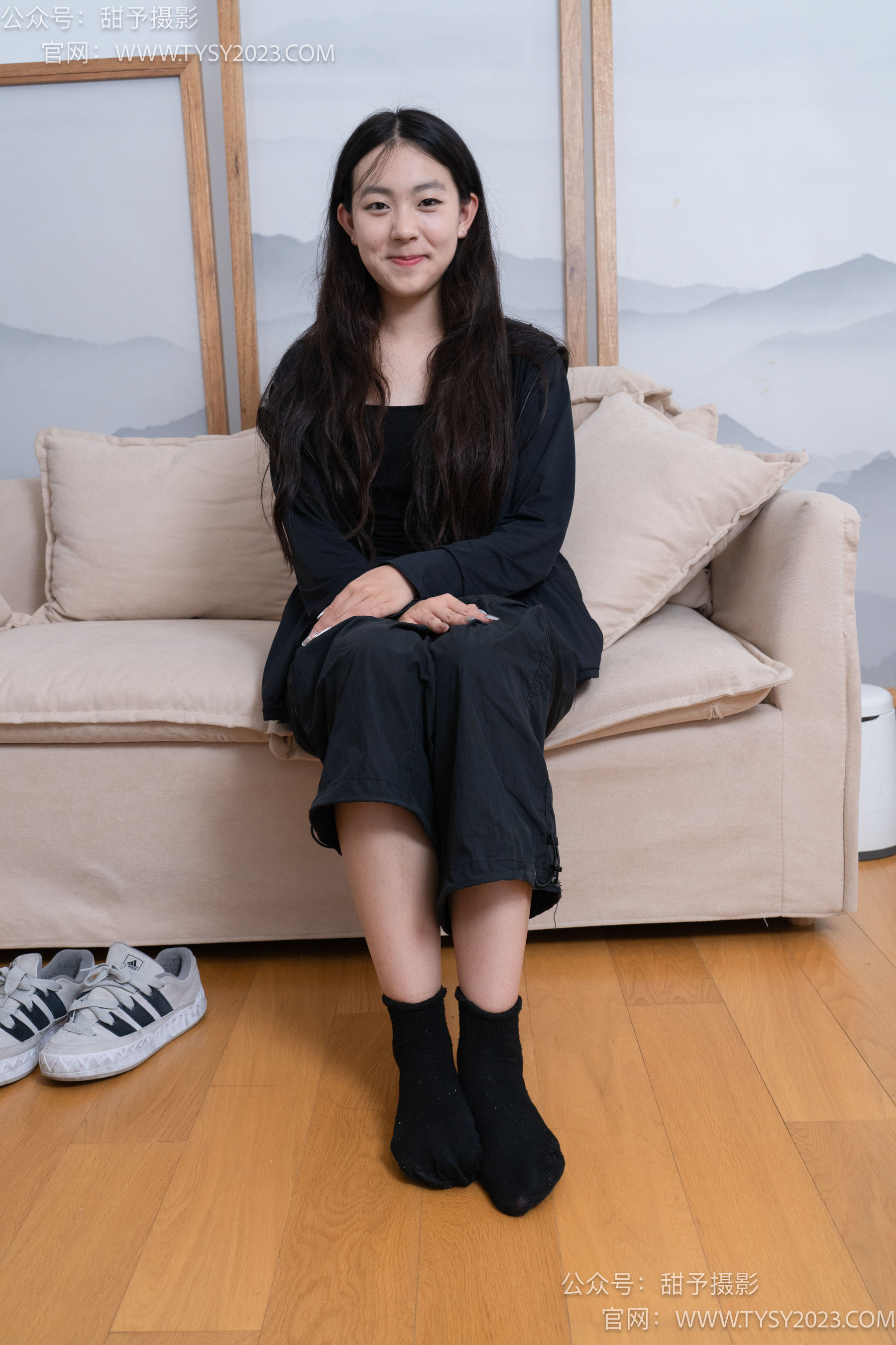 甜予摄影 No.103 小云 - 板鞋、黑棉袜、裸足、剪指甲泡脚剧情/(143P)